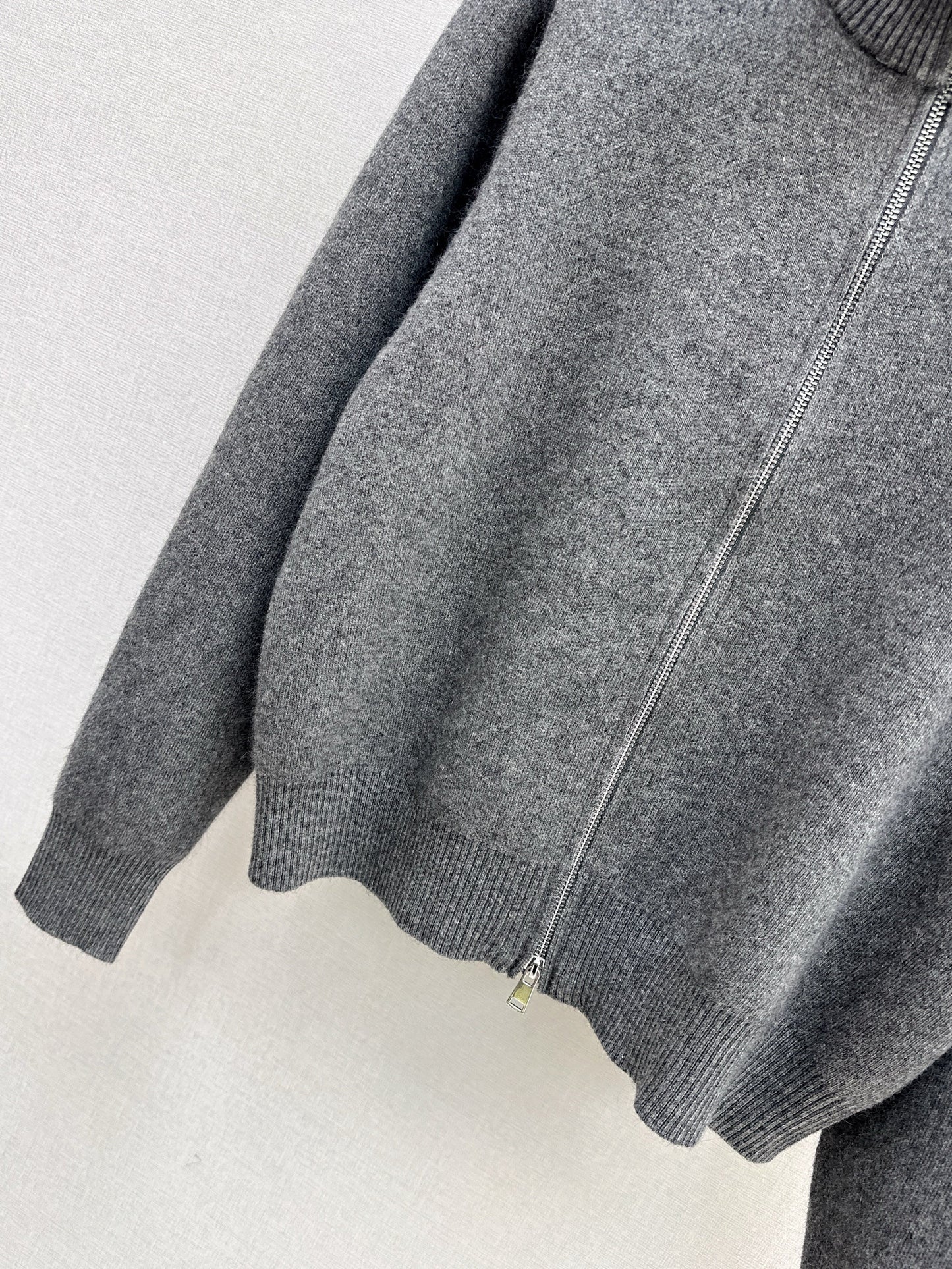 Monc NEW Zippered cardigan jacket