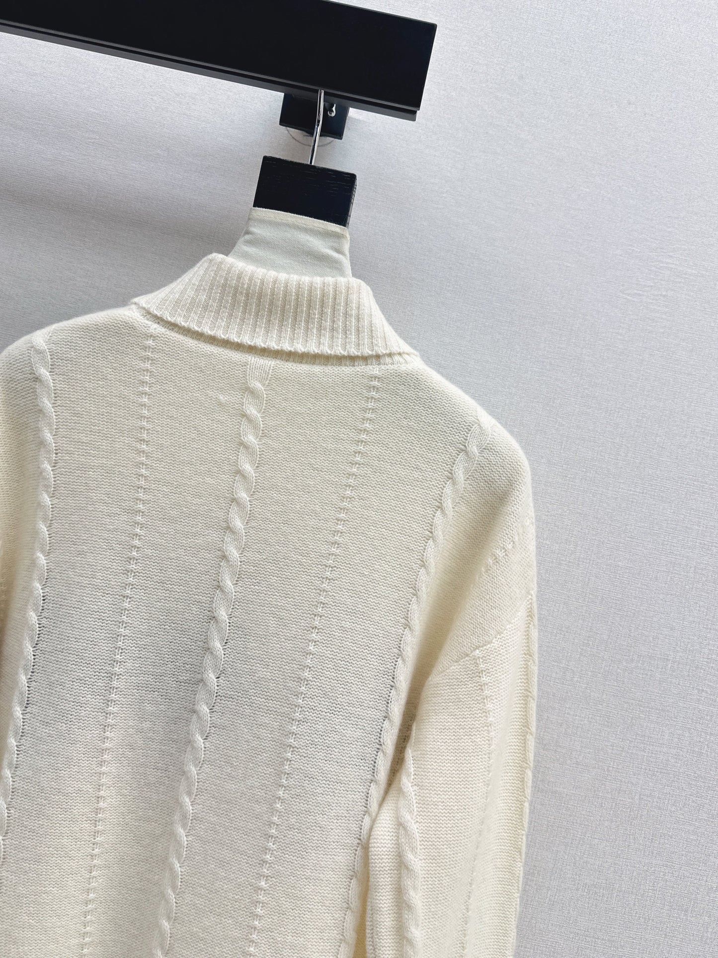 Ral NEW Knitted sweater