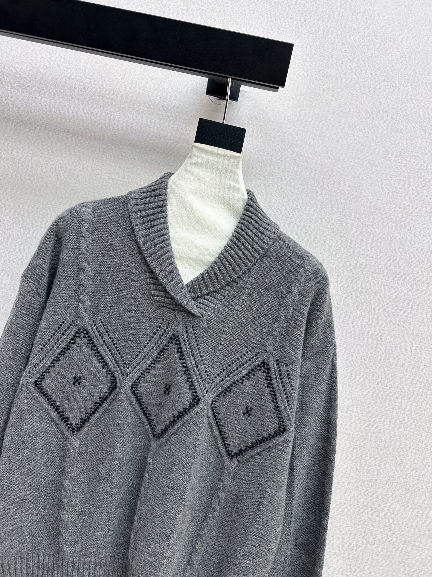 Ral NEW Knitted sweater