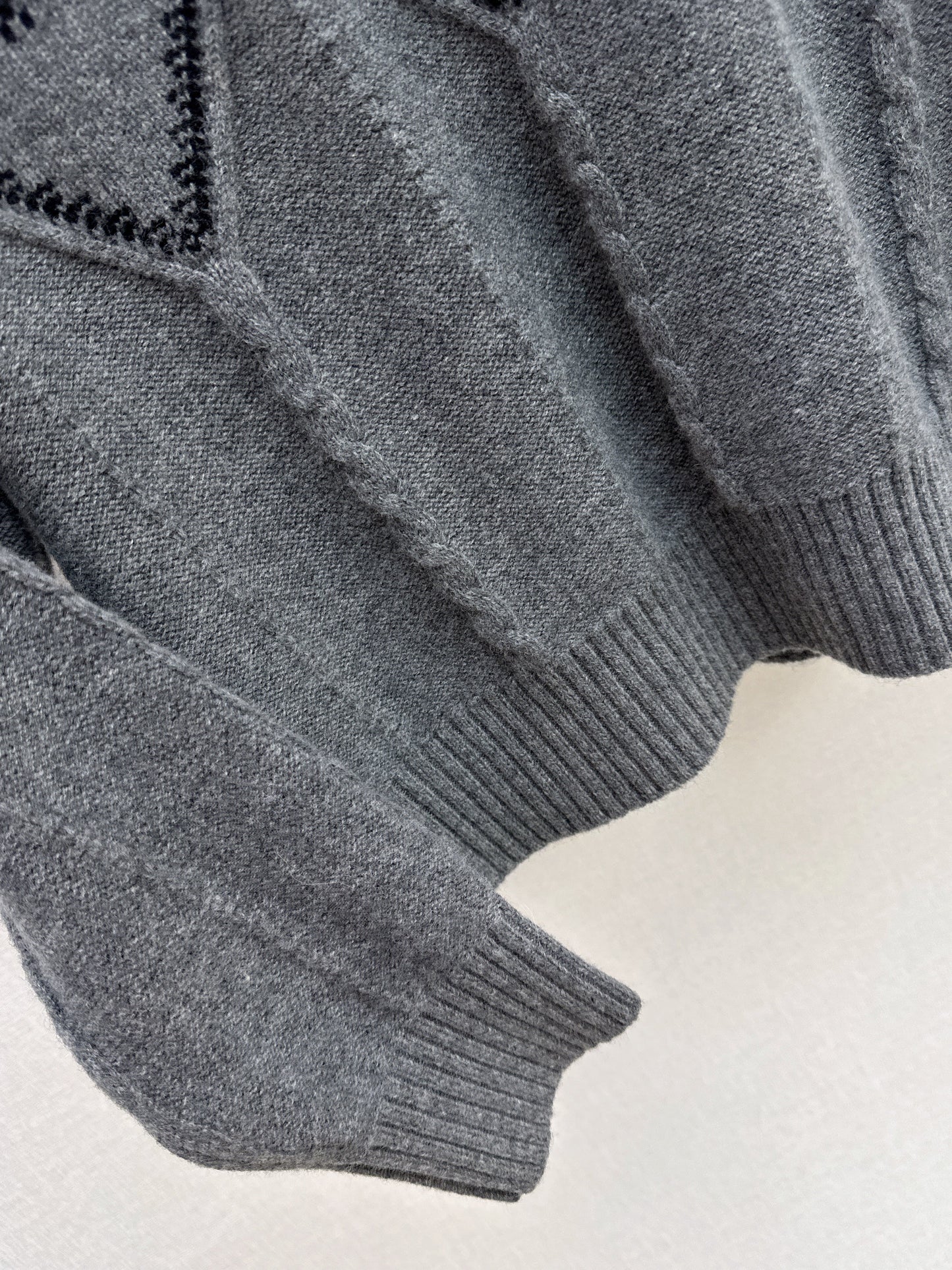 Ral NEW Knitted sweater