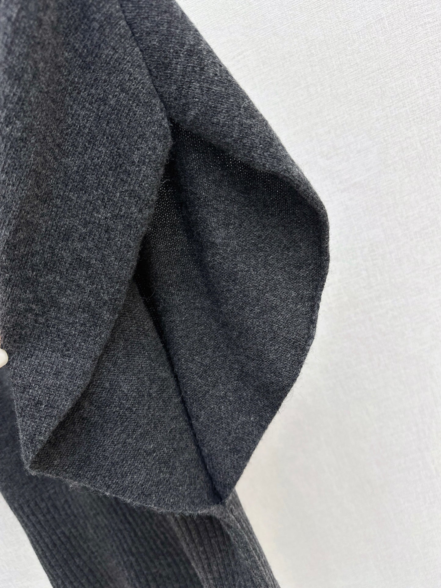 Brun NEW sleeveless sweater with belted