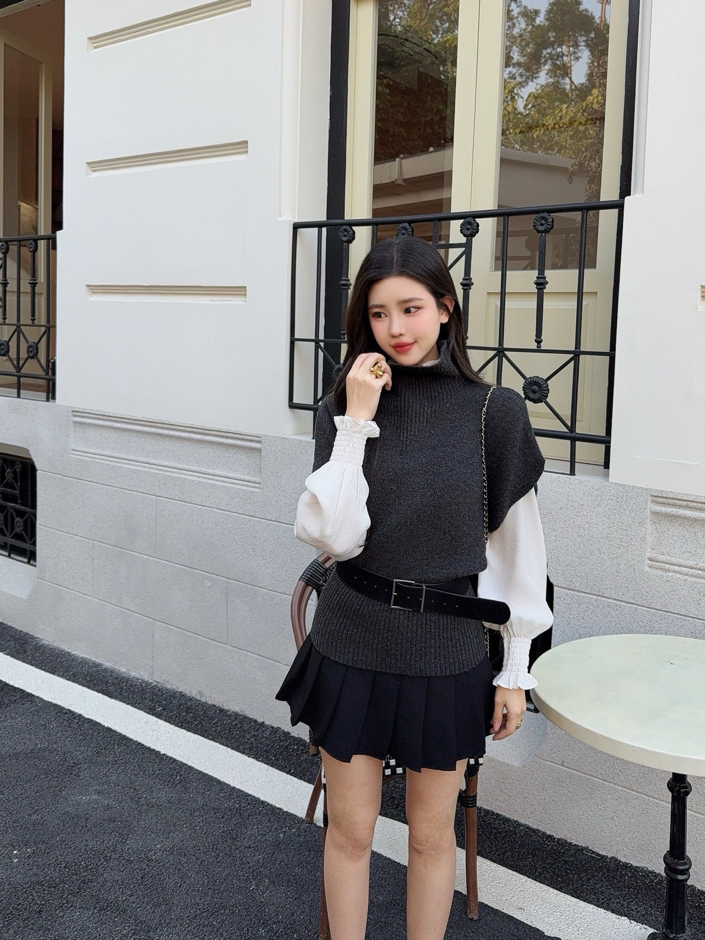 Brun NEW sleeveless sweater with belted