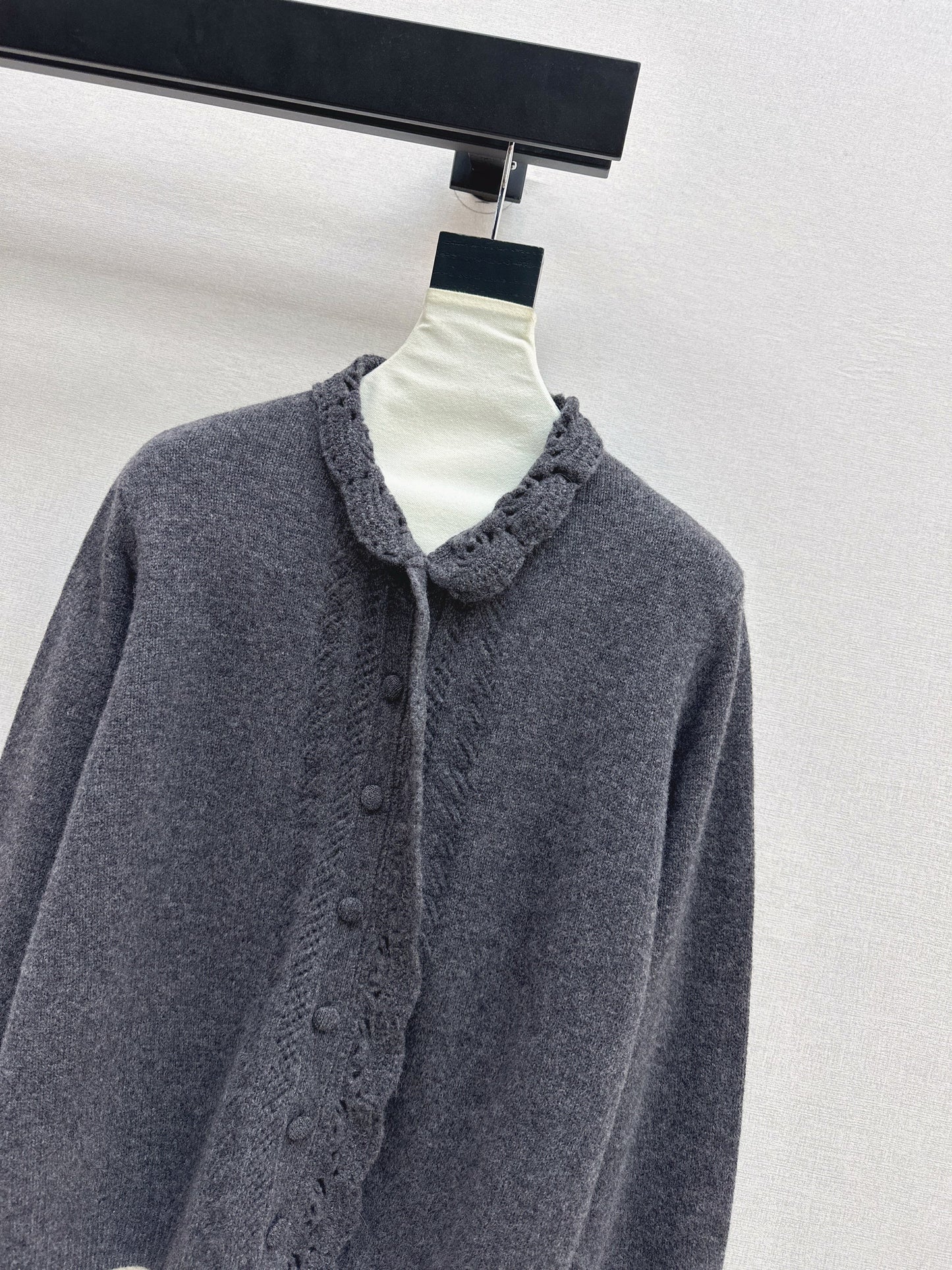 Es NEW Knitted cardigan