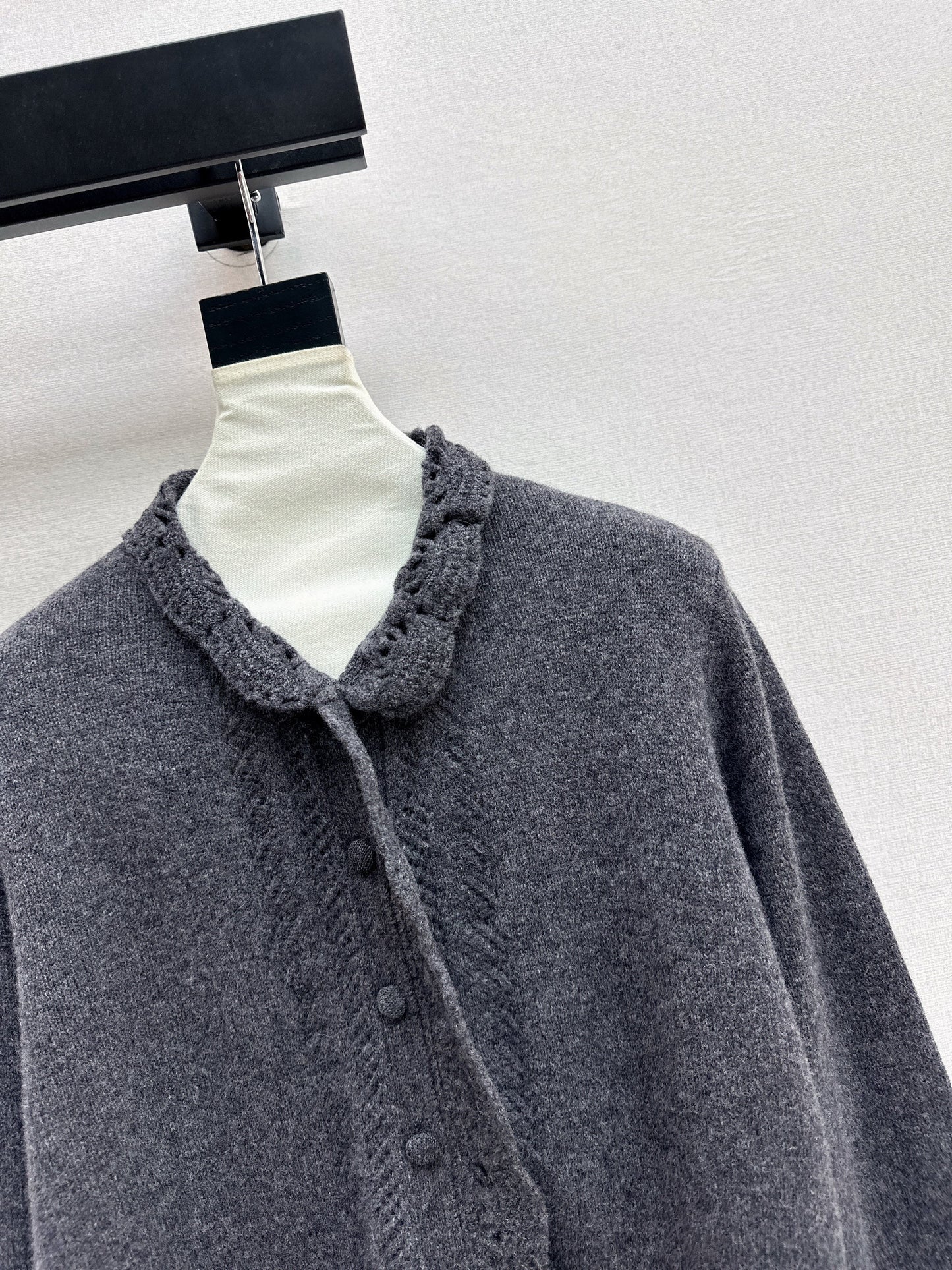 Es NEW Knitted cardigan