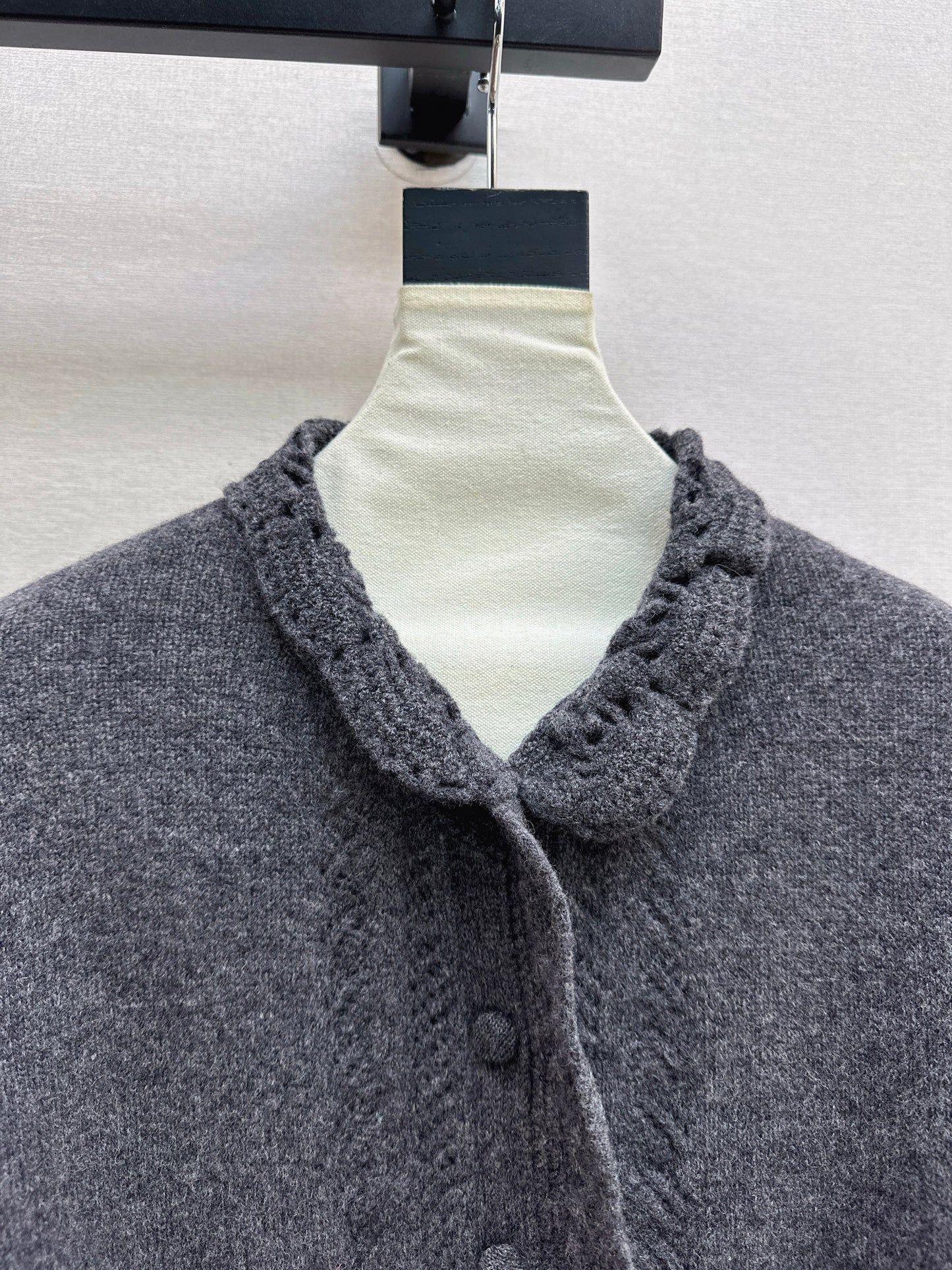 Es NEW Knitted cardigan