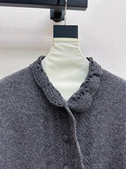 Es NEW Knitted cardigan