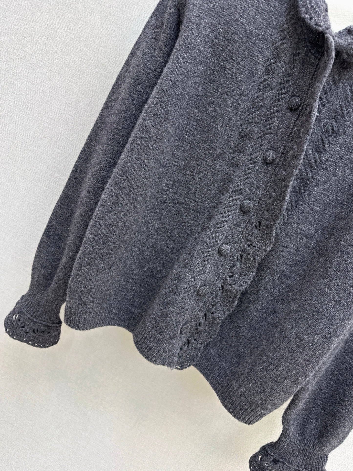 Es NEW Knitted cardigan