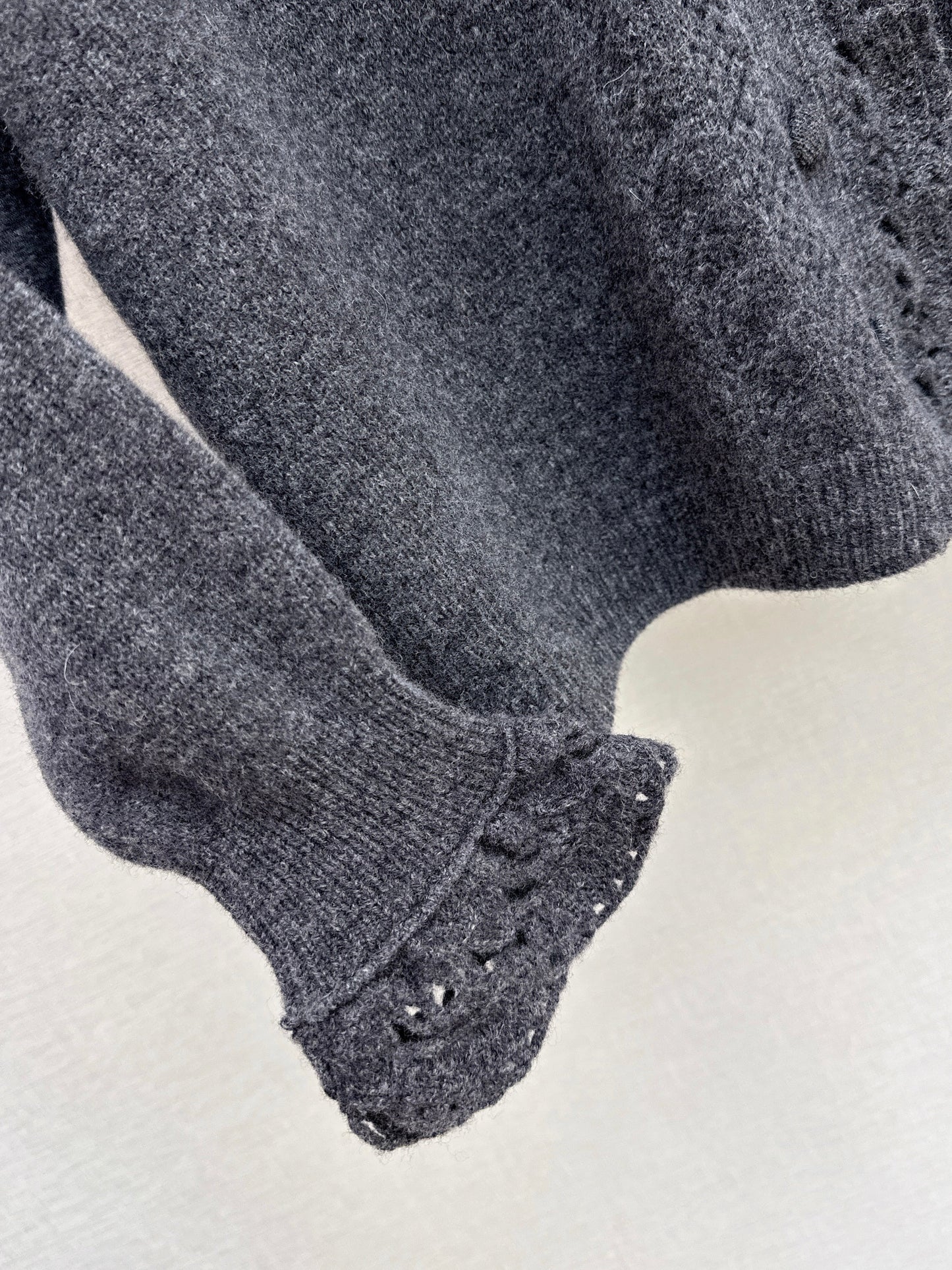 Es NEW Knitted cardigan