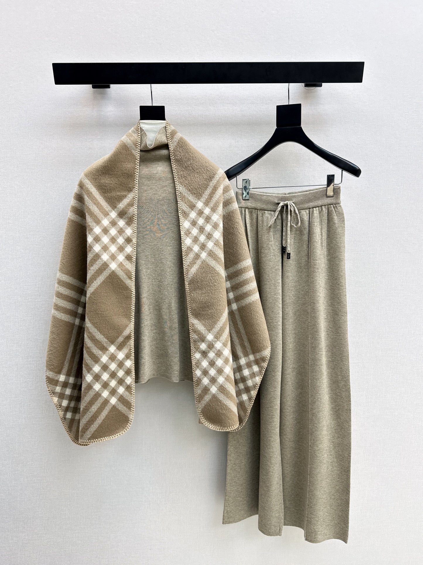 Brun NEW Knitted suit