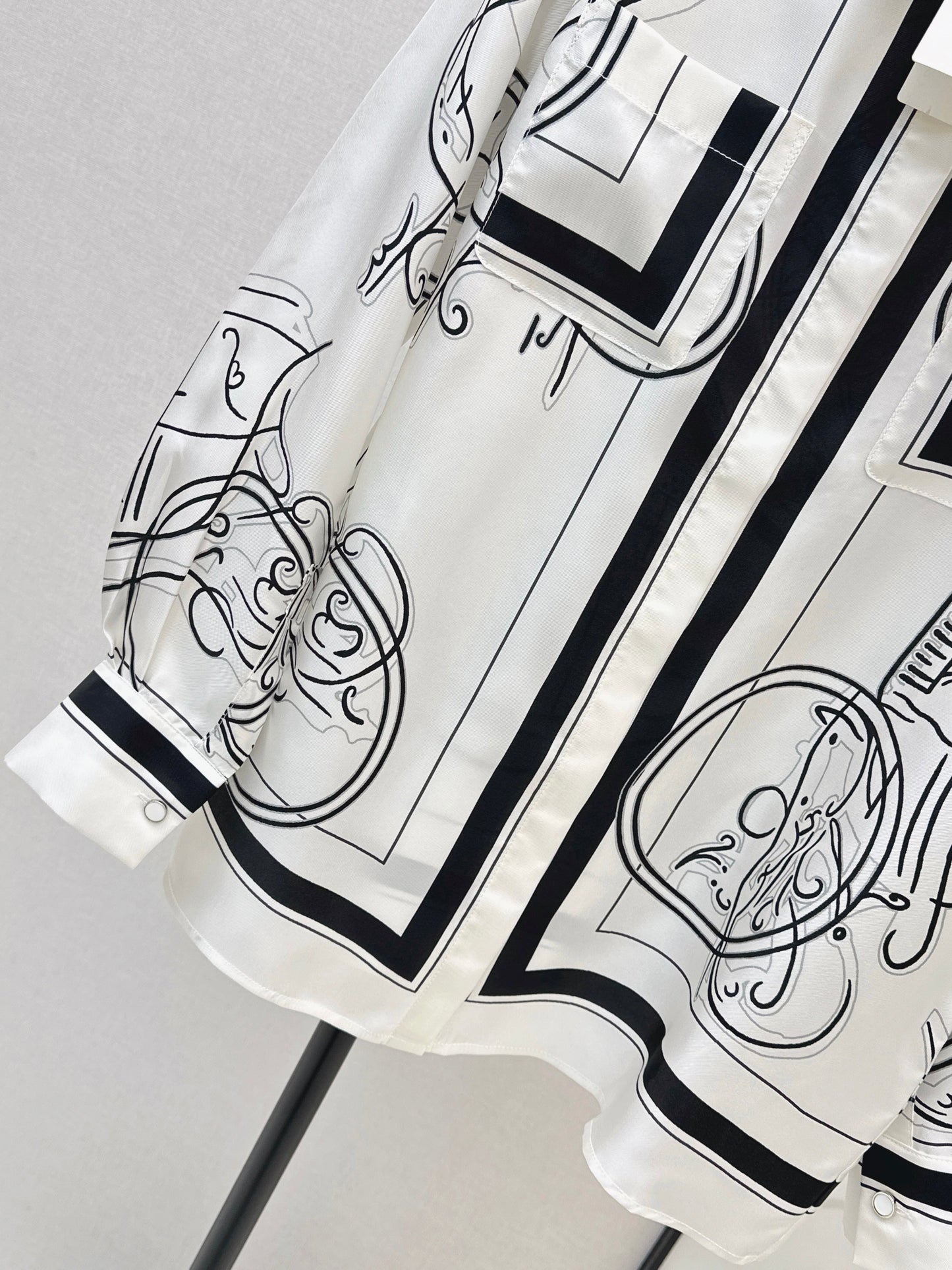 Herm NEW printed shirt