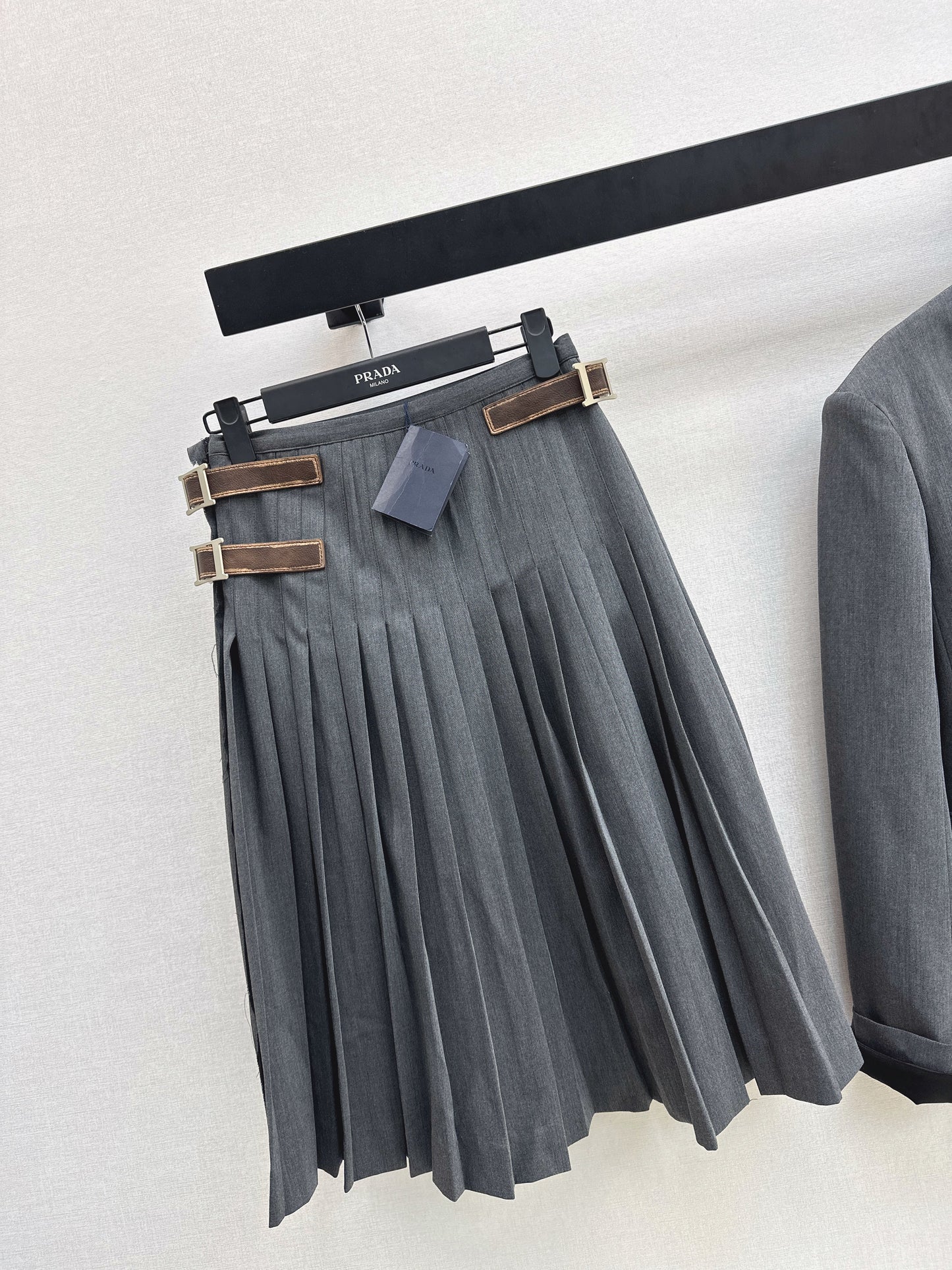 Pra NEW pleated skirts