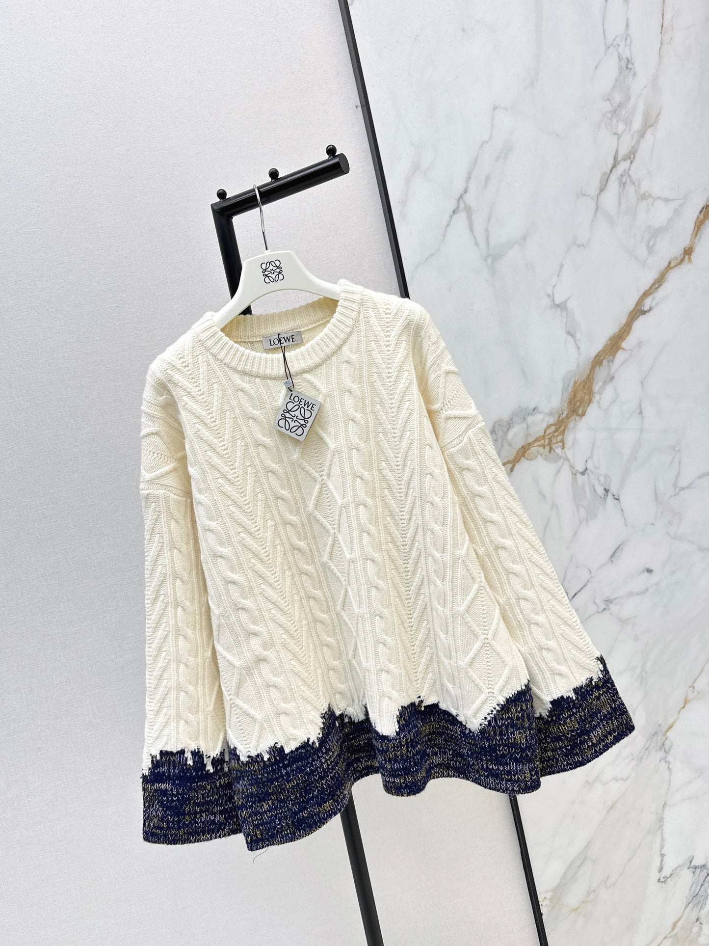 Loe NEW color block sweater