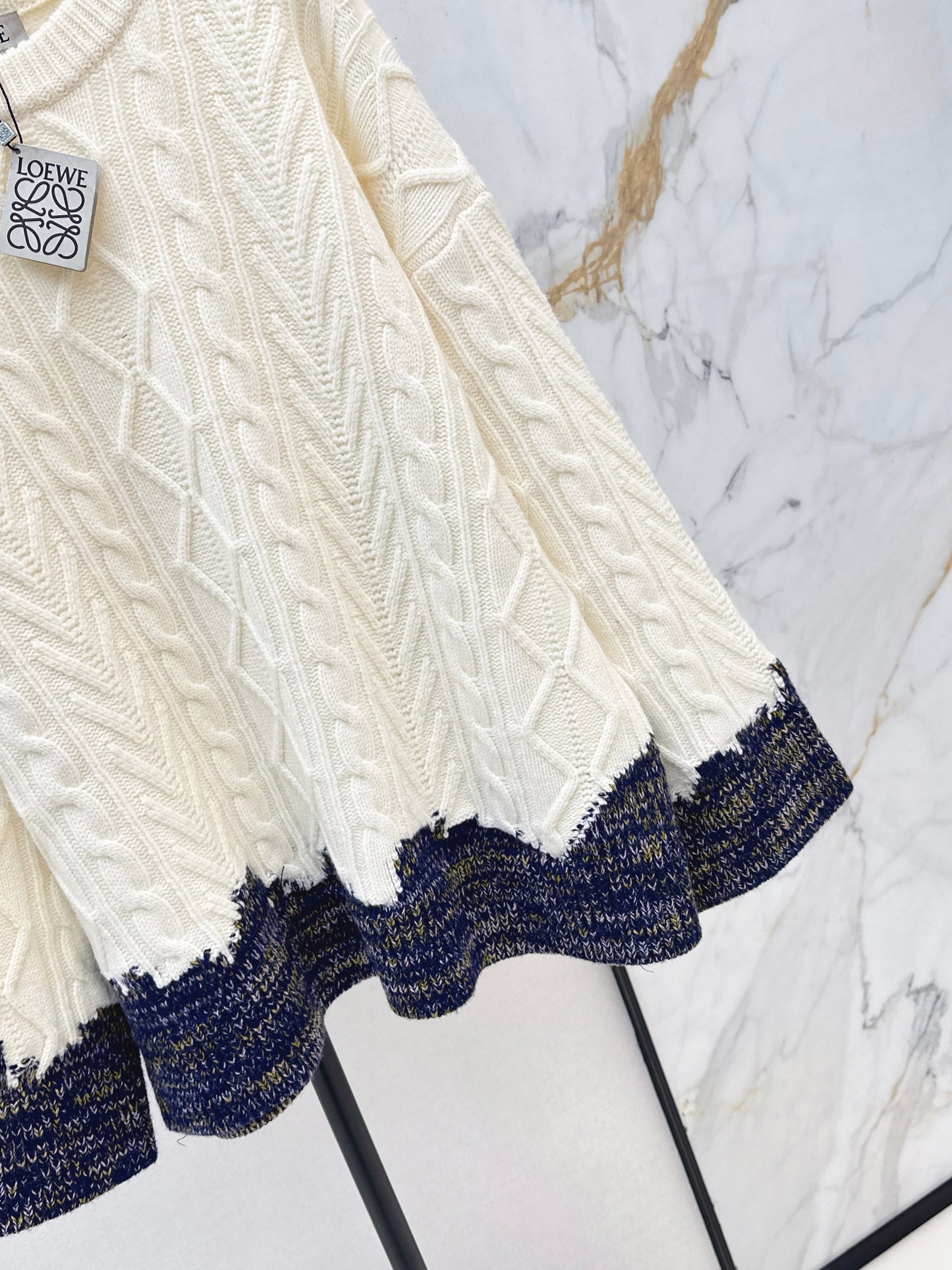 Loe NEW color block sweater