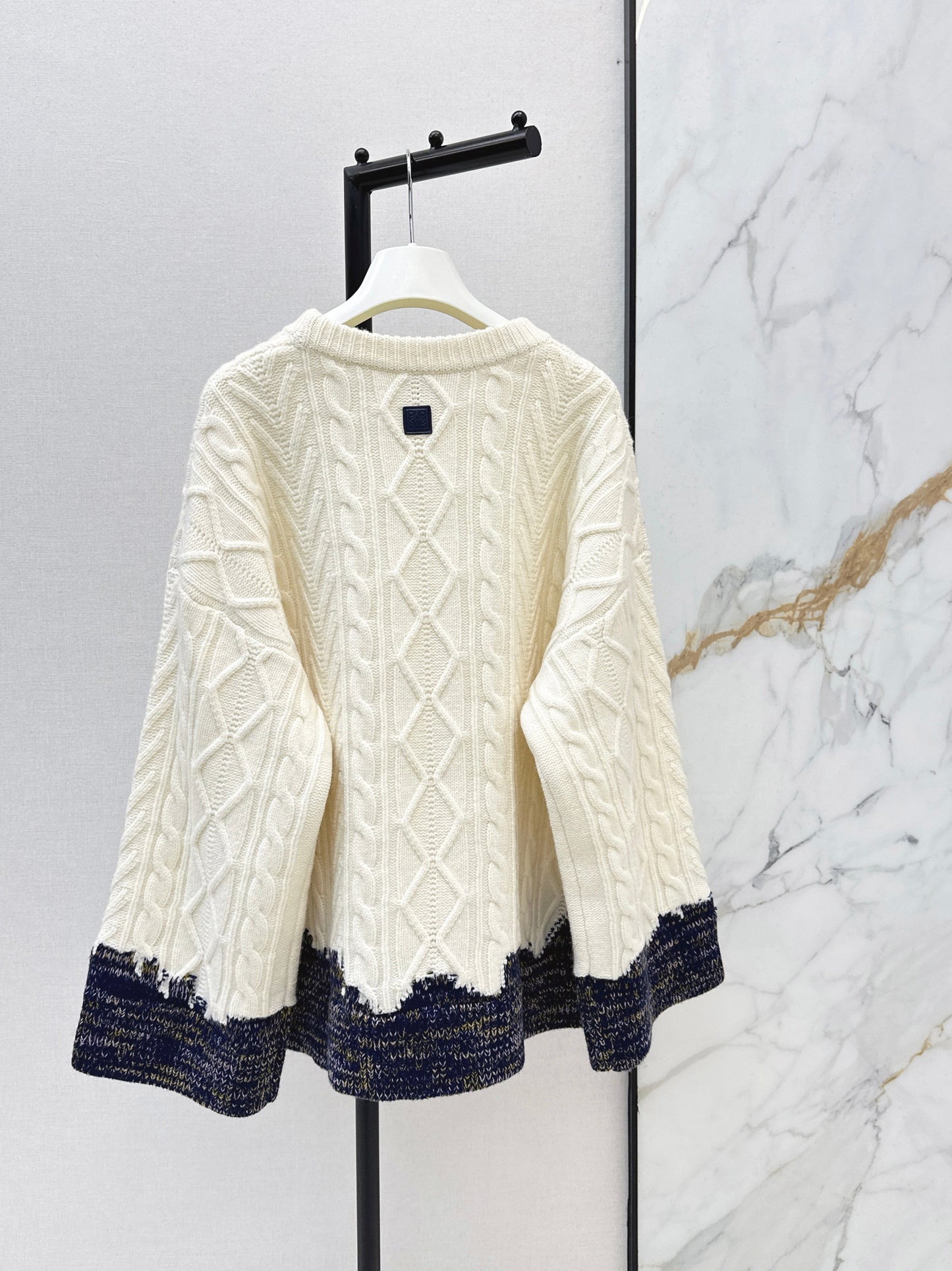 Loe NEW color block sweater