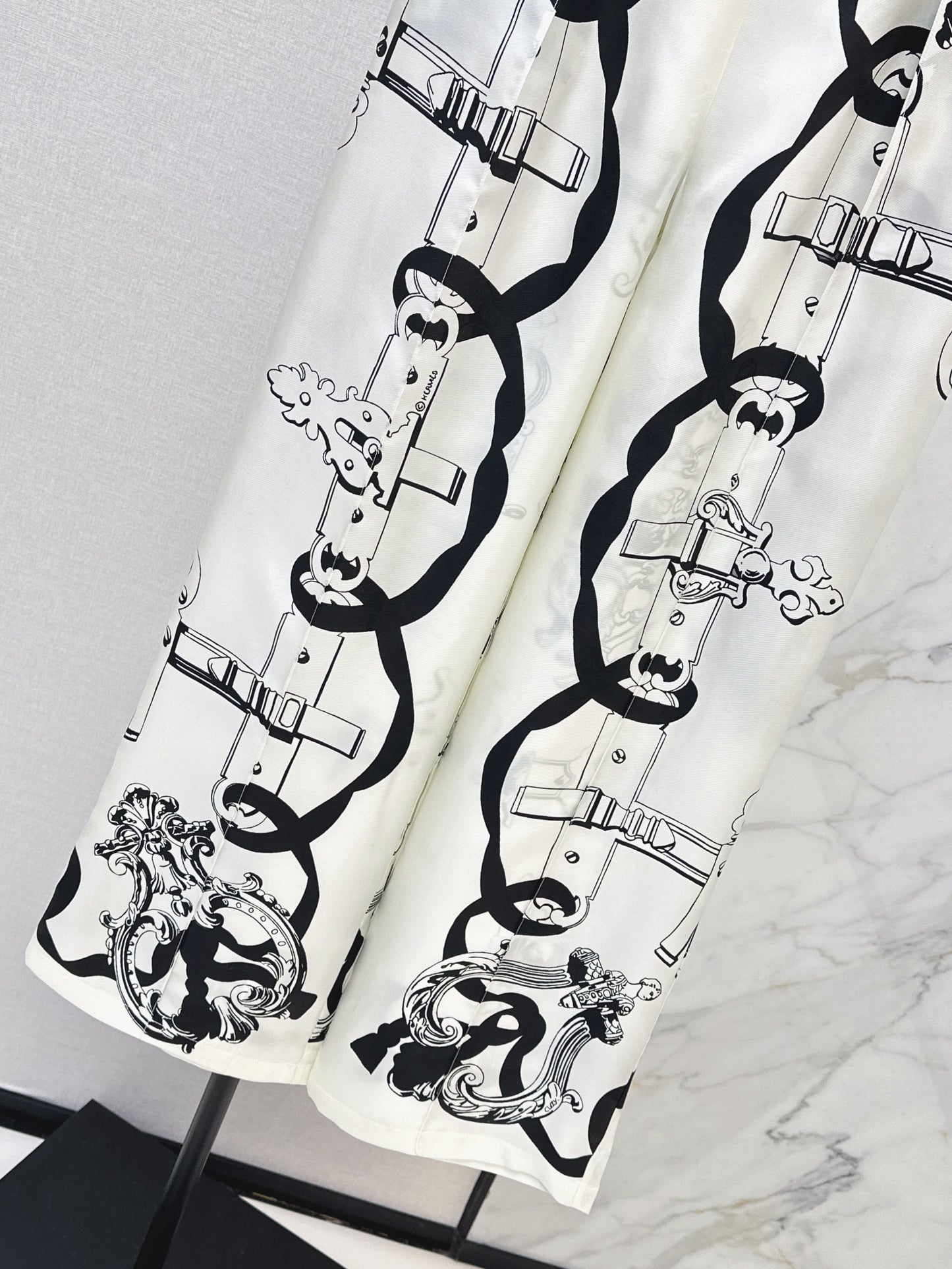 Herm NEW print silk pants