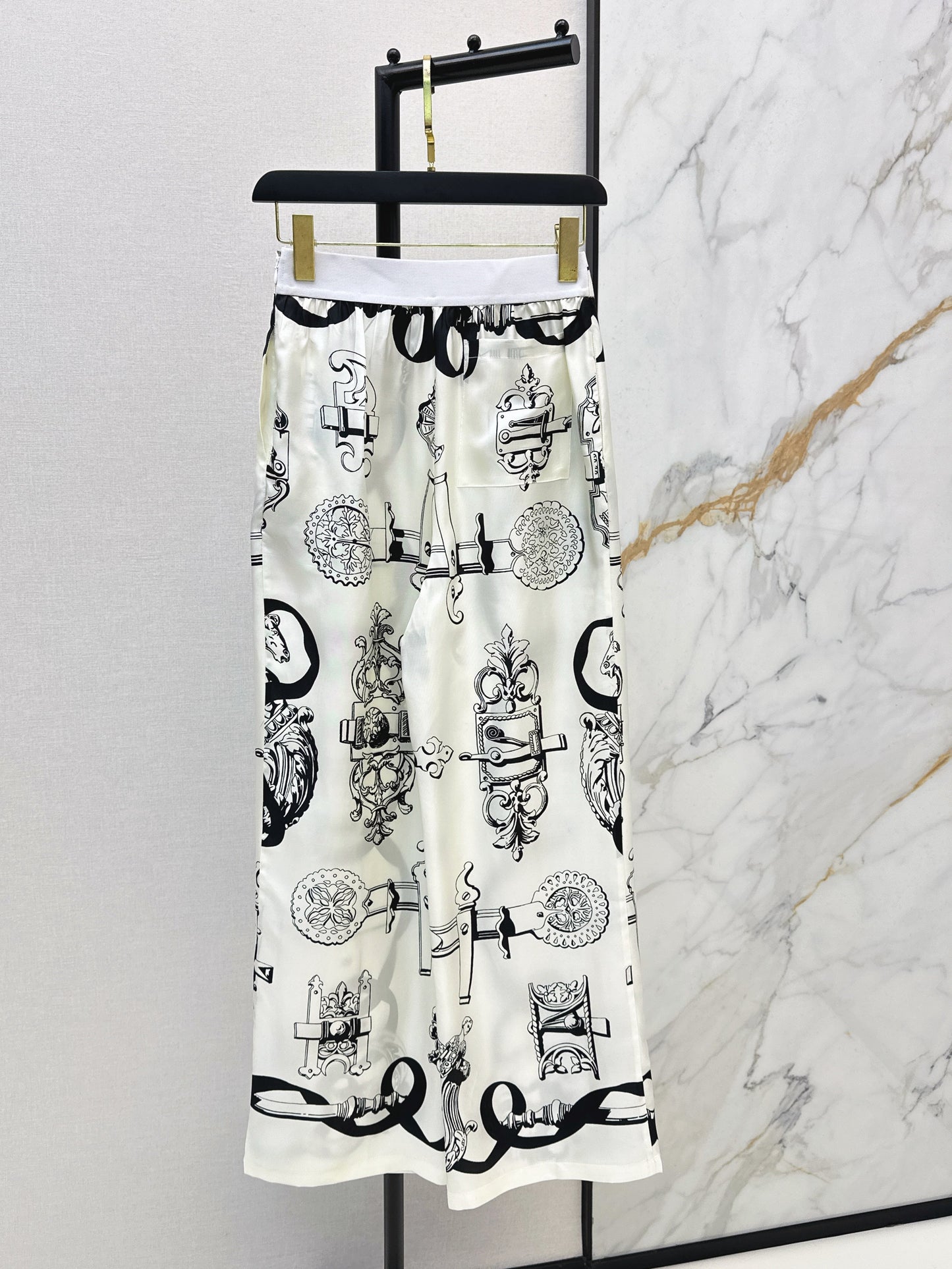 Herm NEW print silk pants