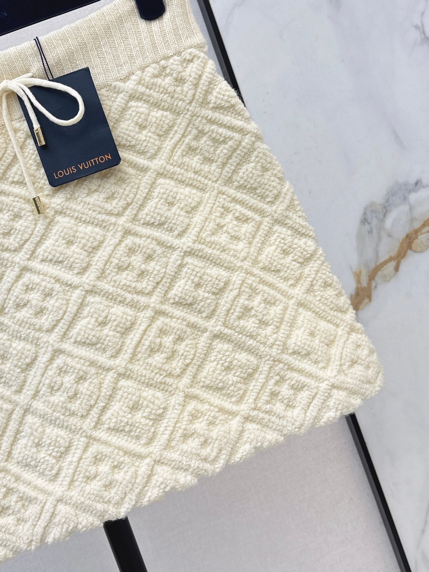 Louis NEW textured knit skirts