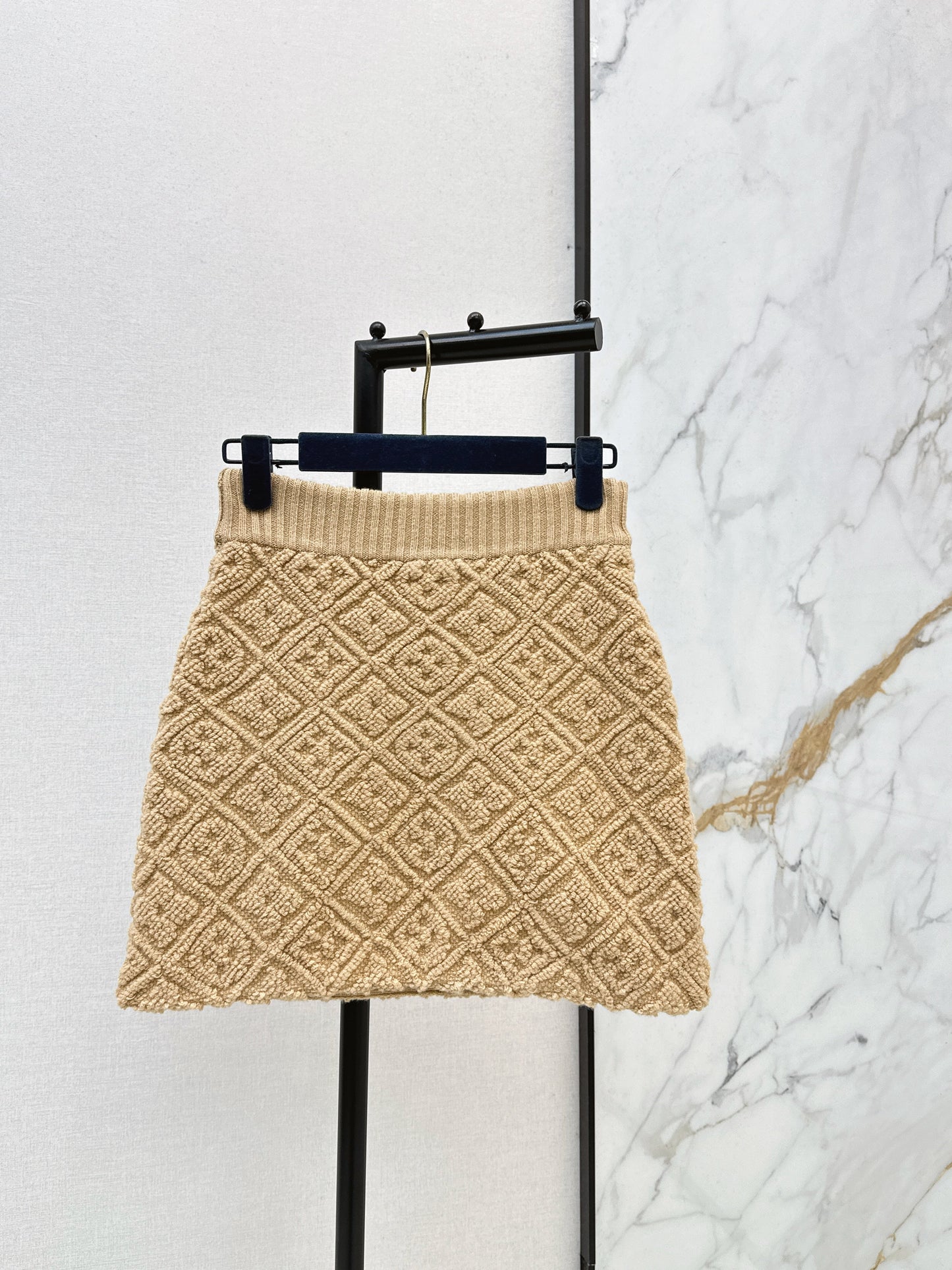 Louis NEW textured knit skirts