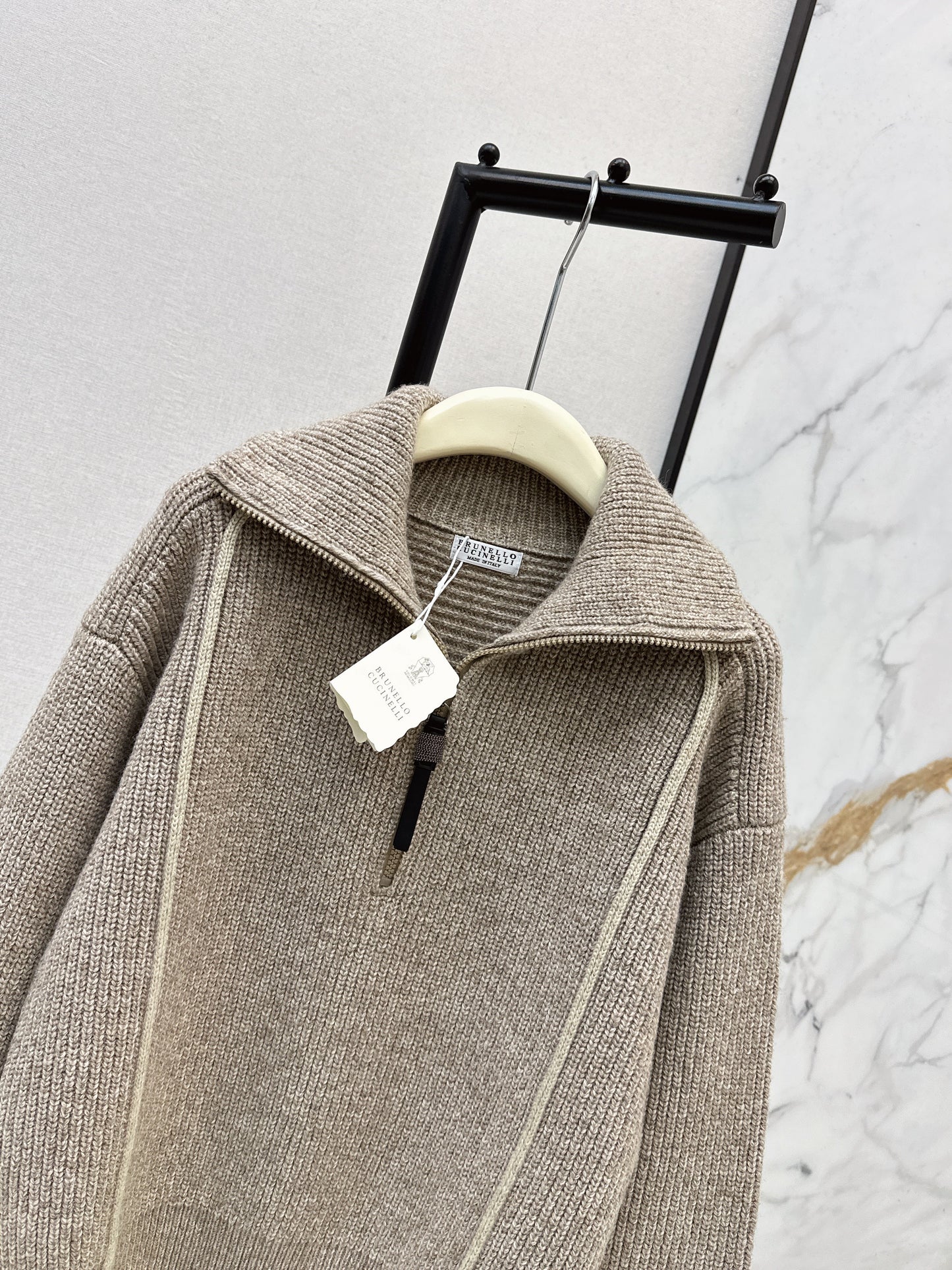 Brun NEW zip-up sweater