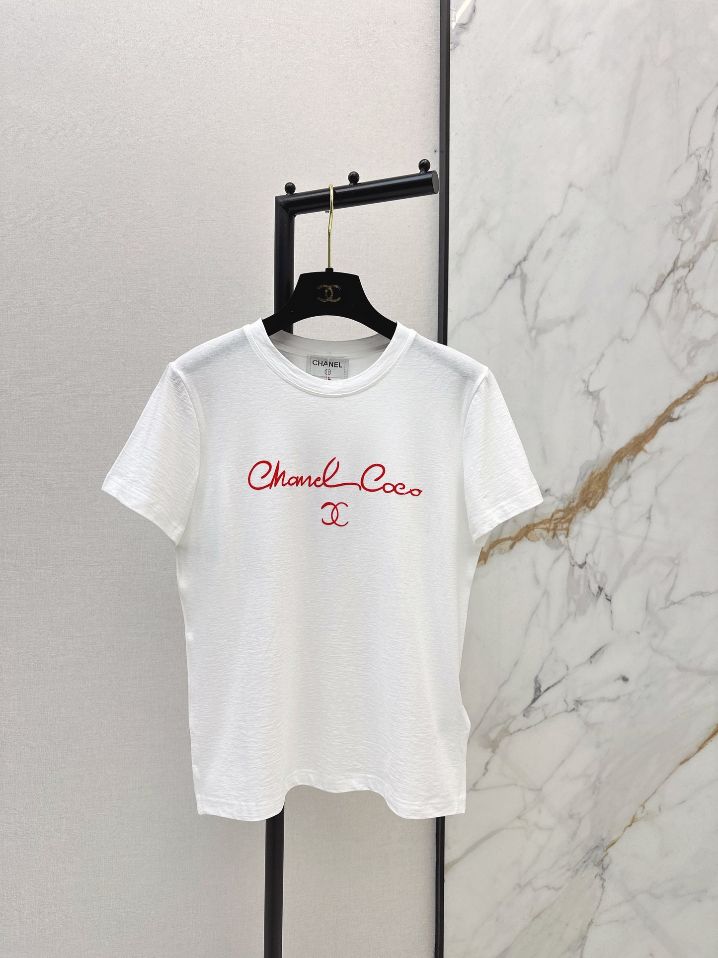 Chan NEW contrast lettering t-shirt
