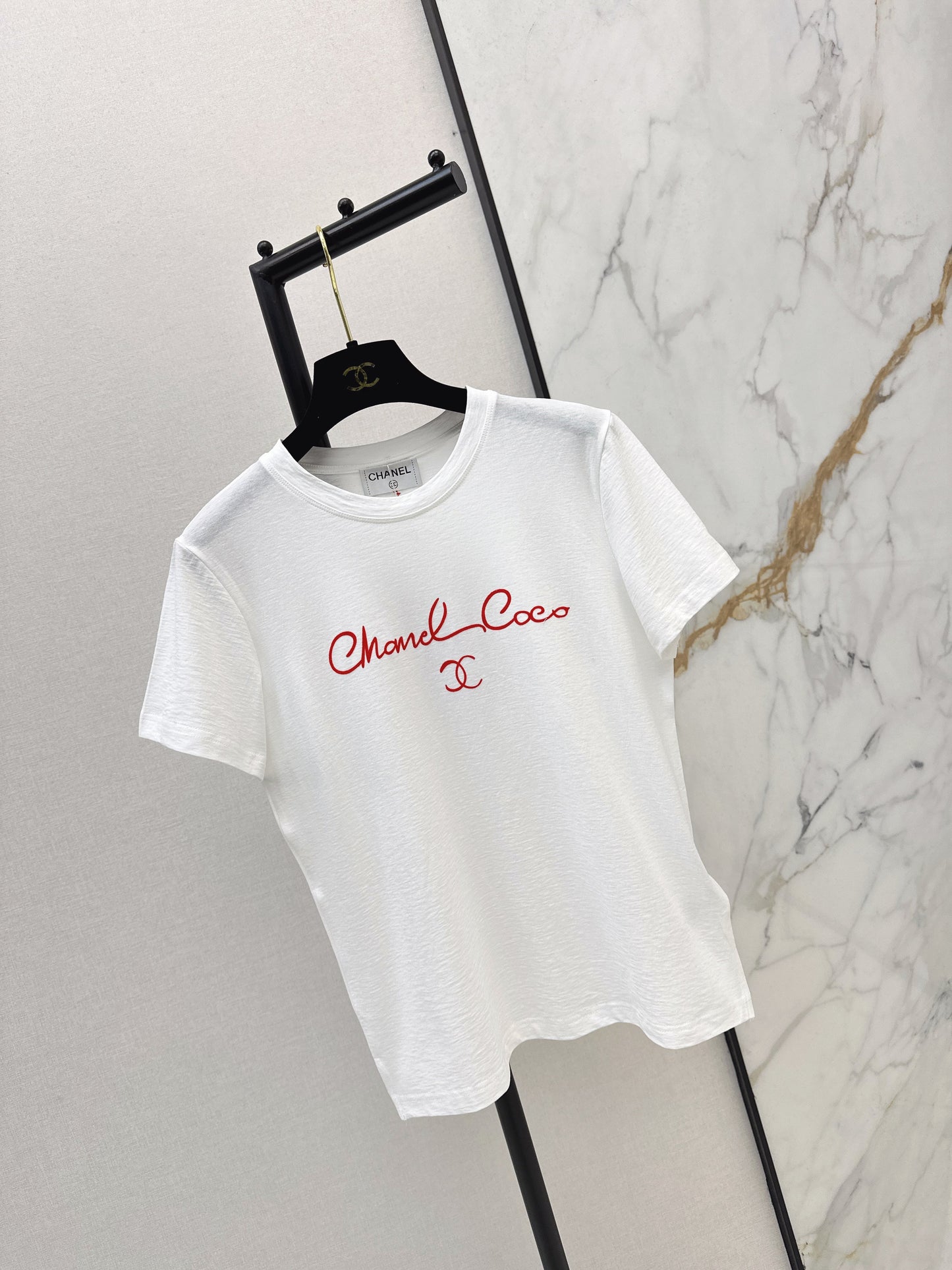 Chan NEW contrast lettering t-shirt