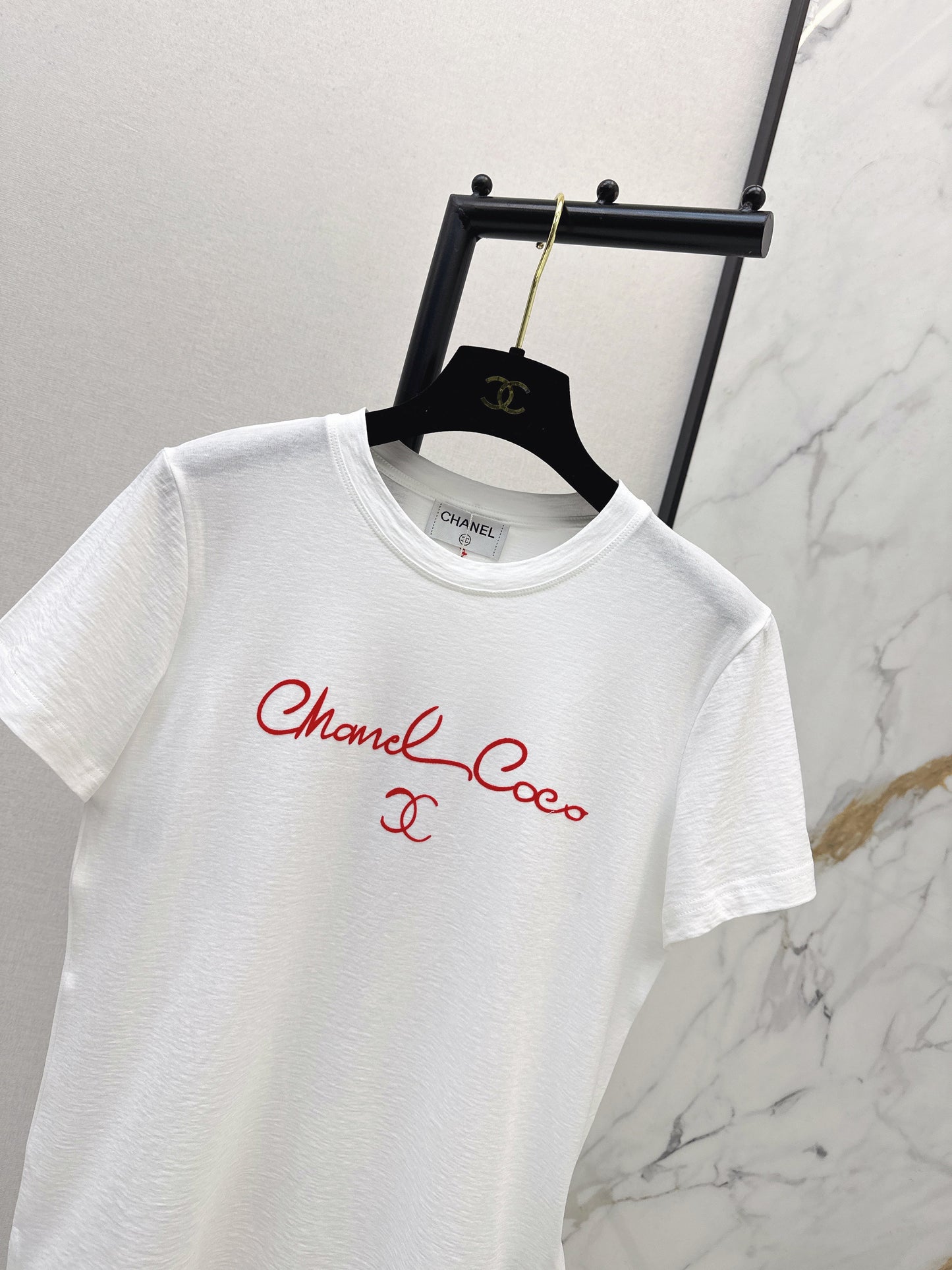 Chan NEW contrast lettering t-shirt