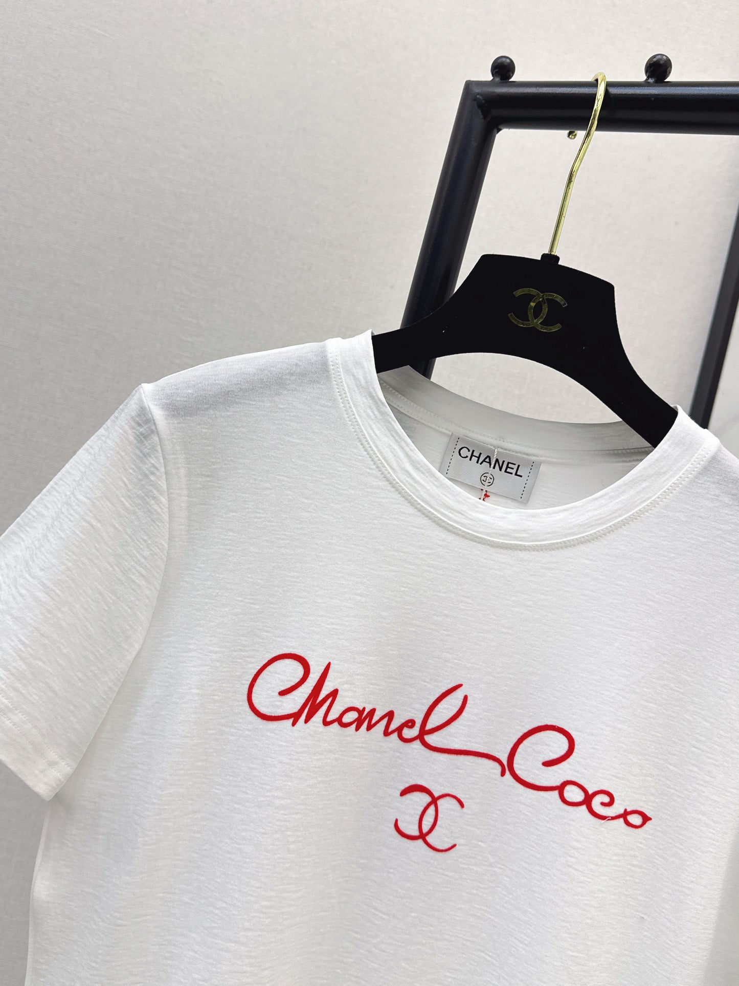 Chan NEW contrast lettering t-shirt