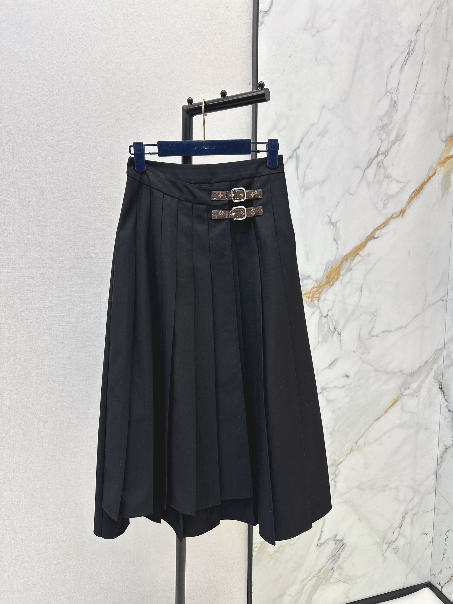 Louis NEW pleated skirts