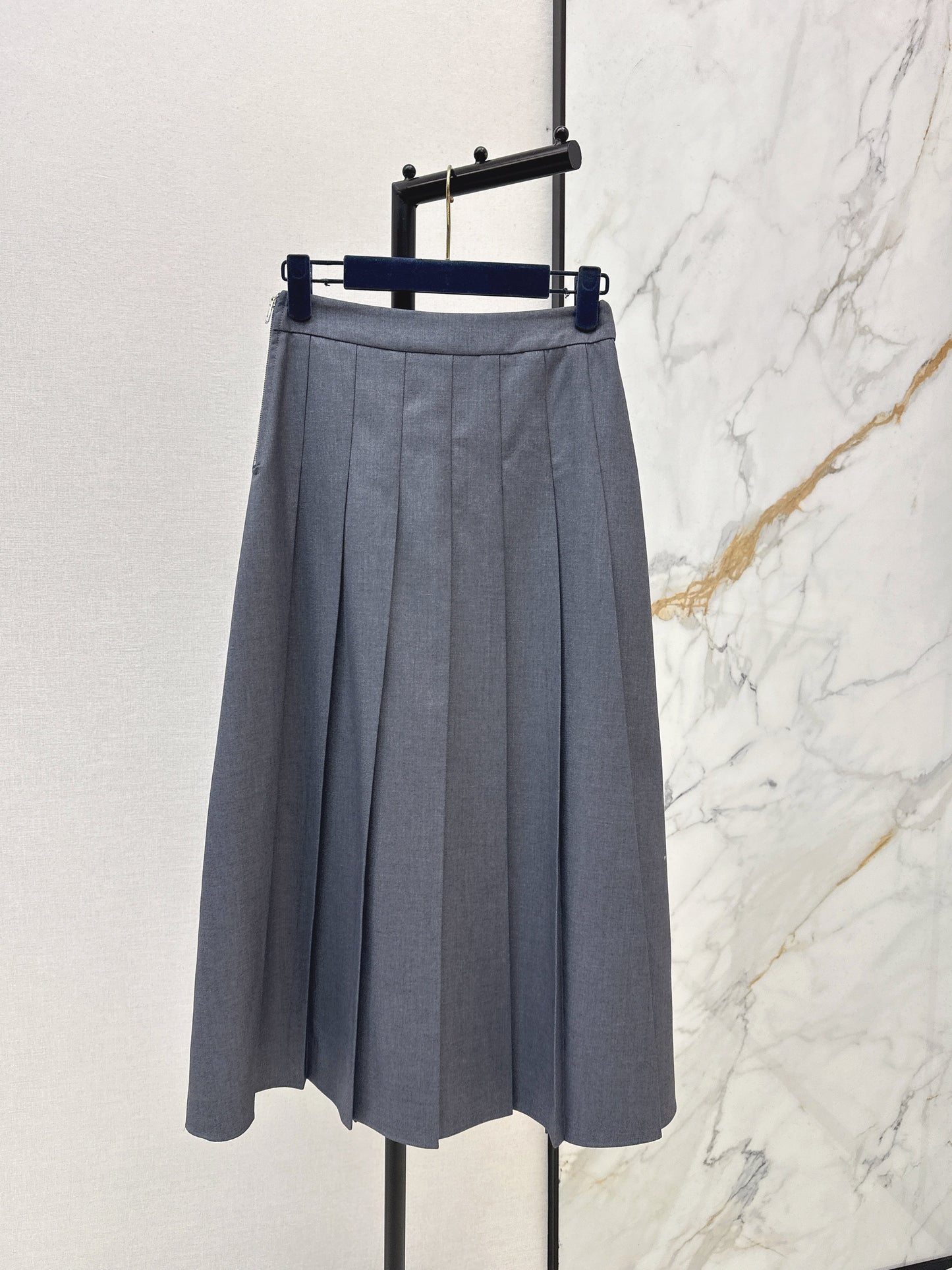 Louis NEW pleated skirts