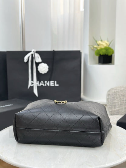 Chan NEW 26C hobo bag