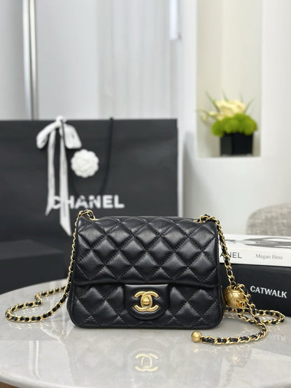 Chan NEW cf17 chain shoulder bag