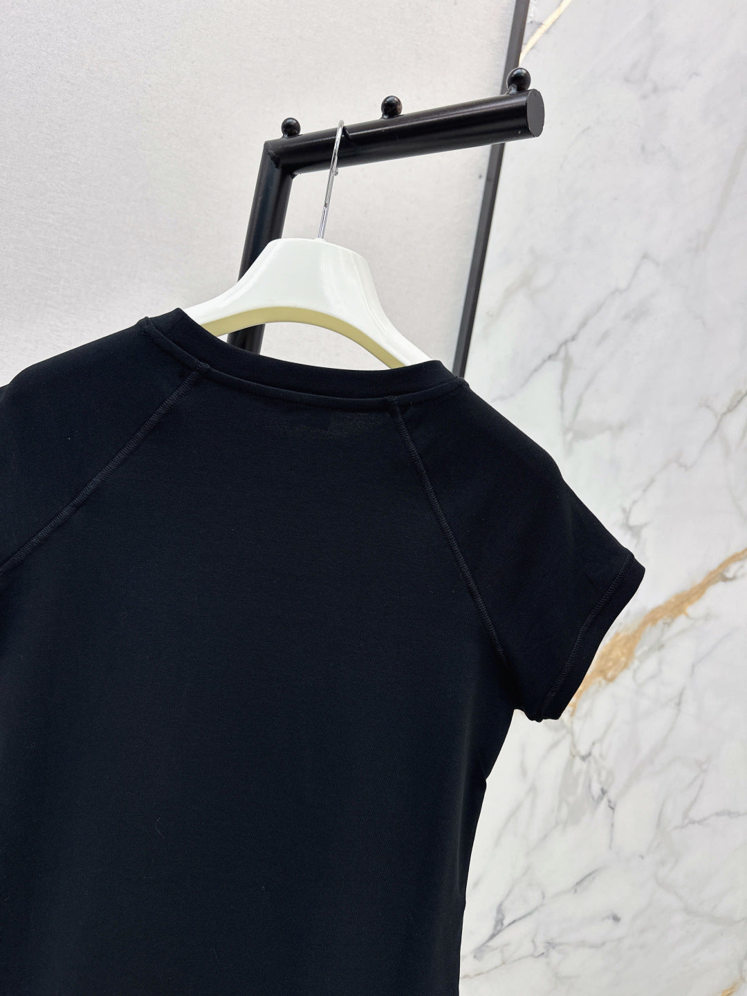 Loe NEW embroidered T-shirt