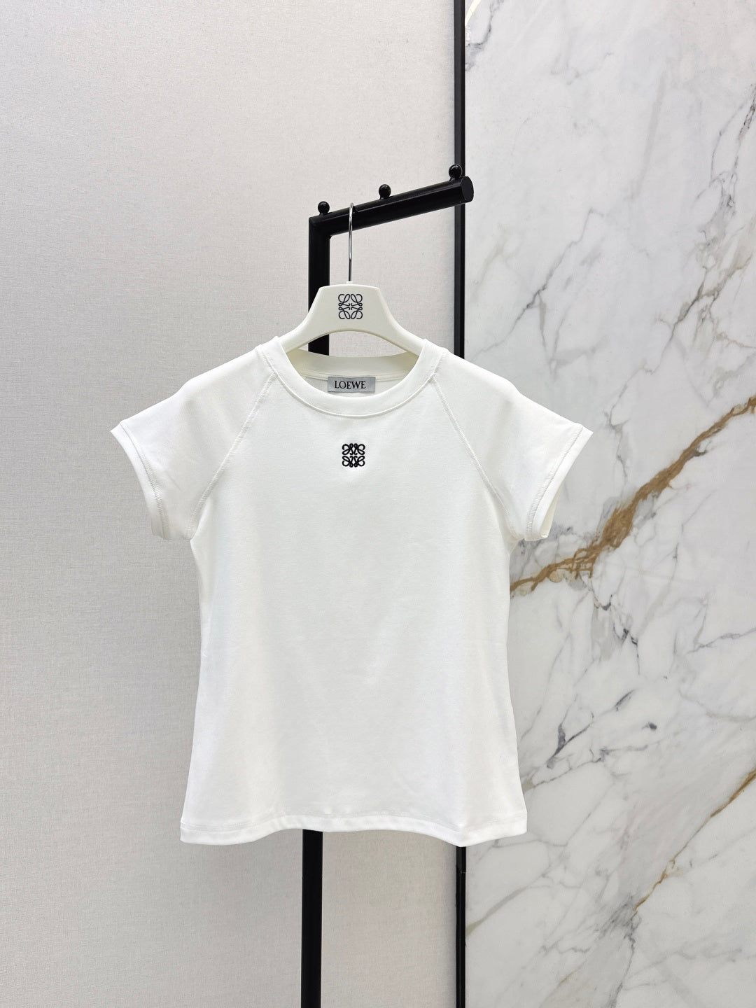 Loe NEW embroidered T-shirt