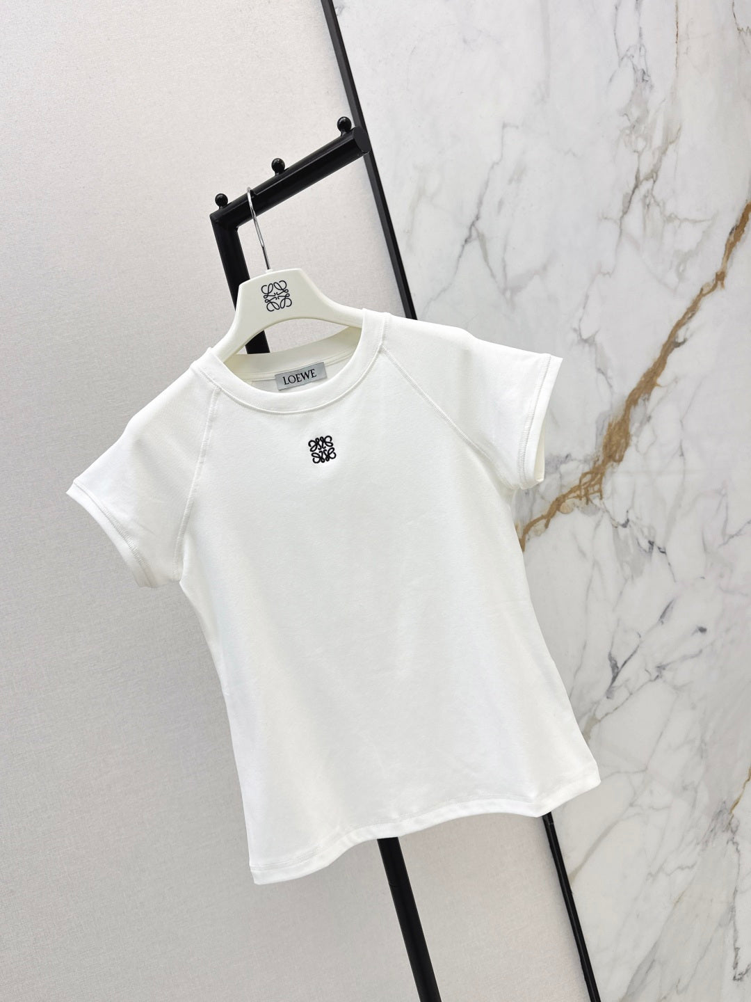 Loe NEW embroidered T-shirt