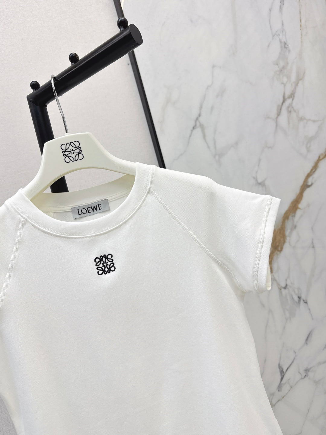 Loe NEW embroidered T-shirt