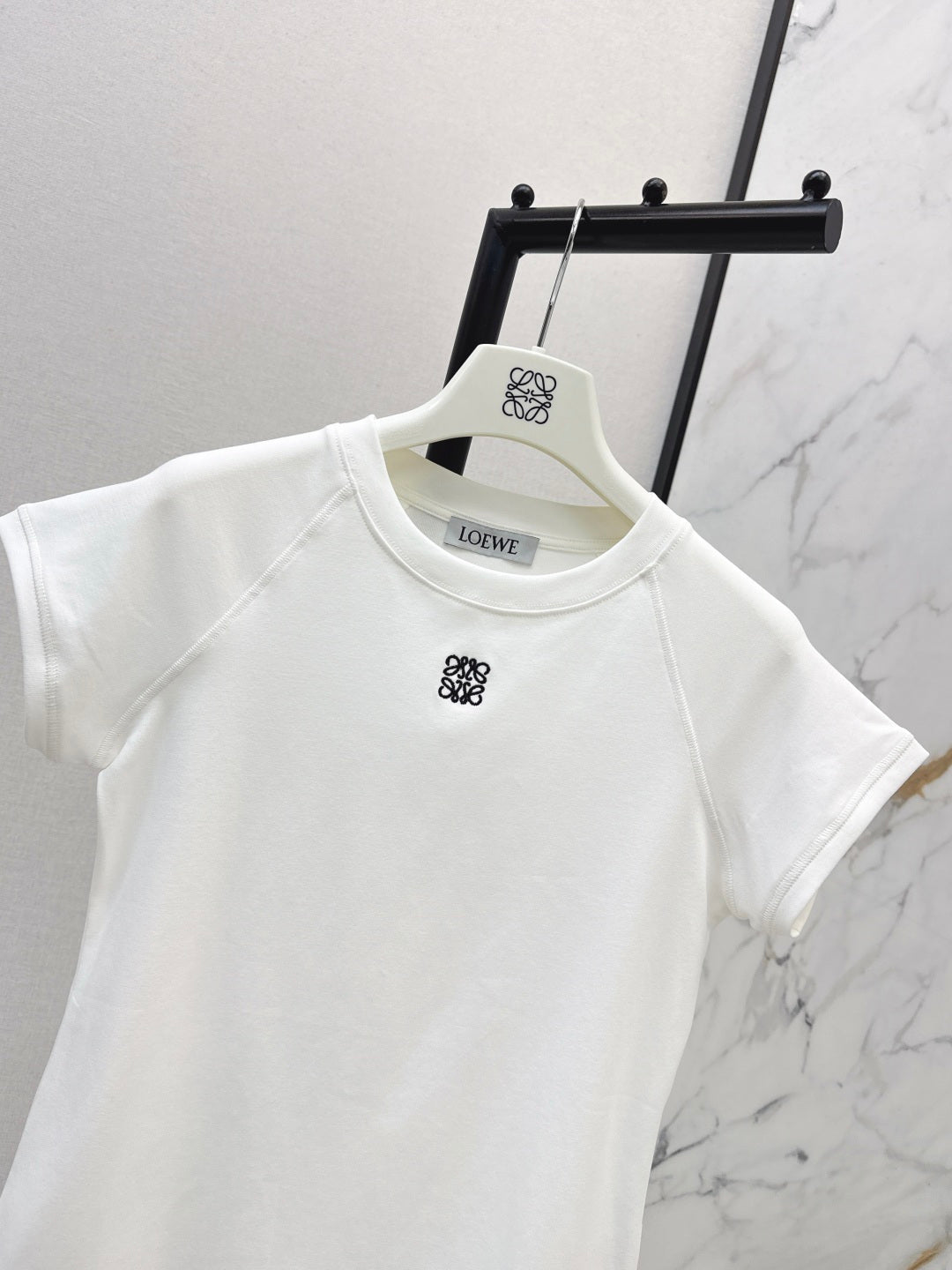 Loe NEW embroidered T-shirt