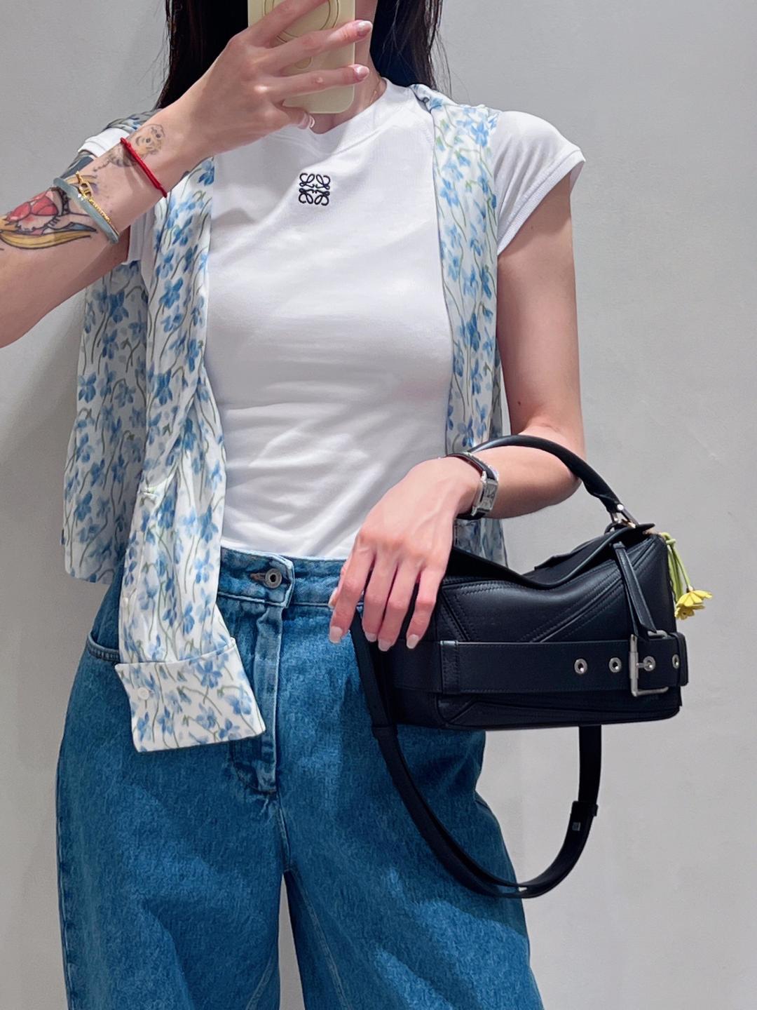 Loe NEW embroidered T-shirt