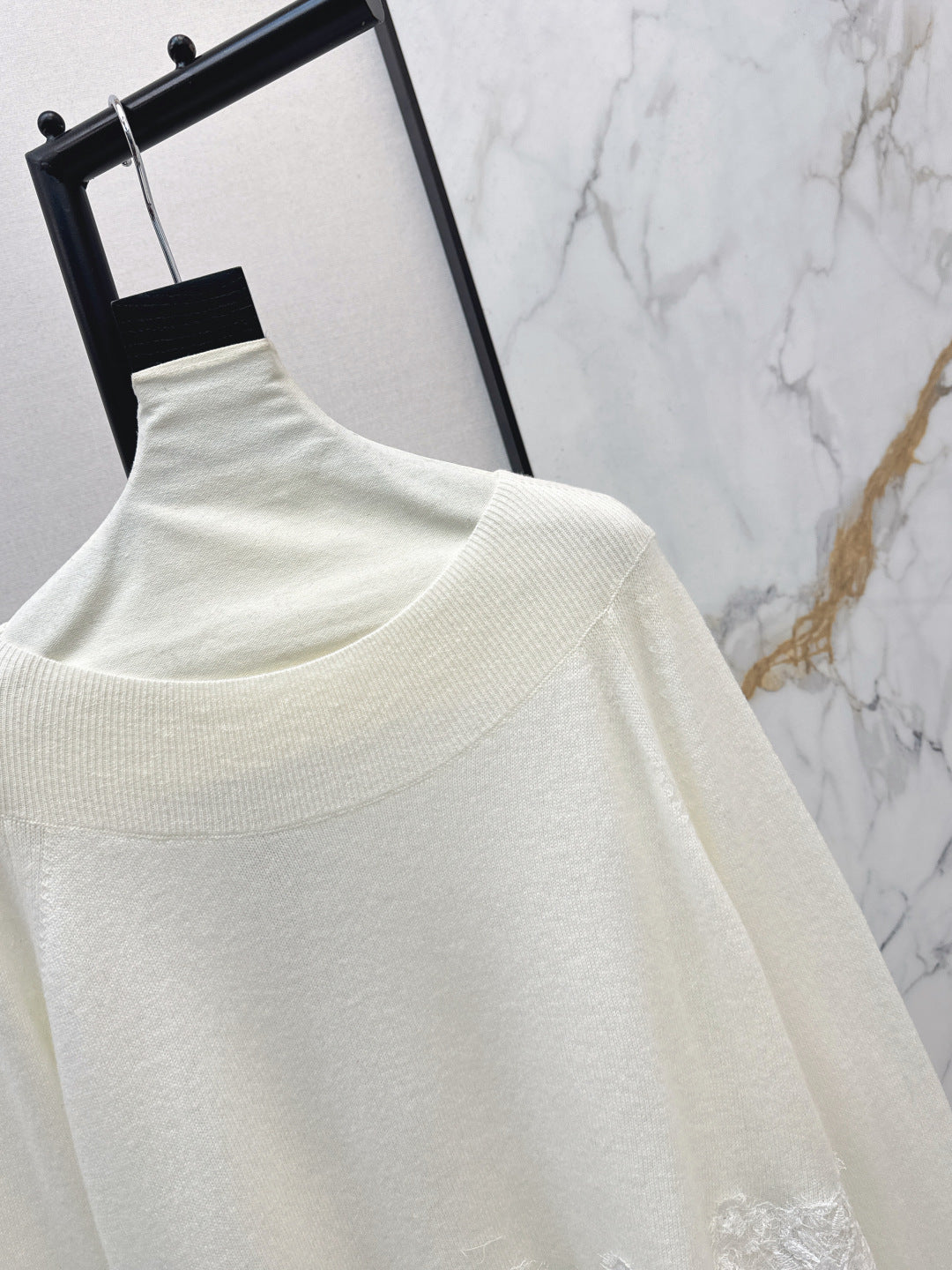 Es NEW embroidery lace sweater