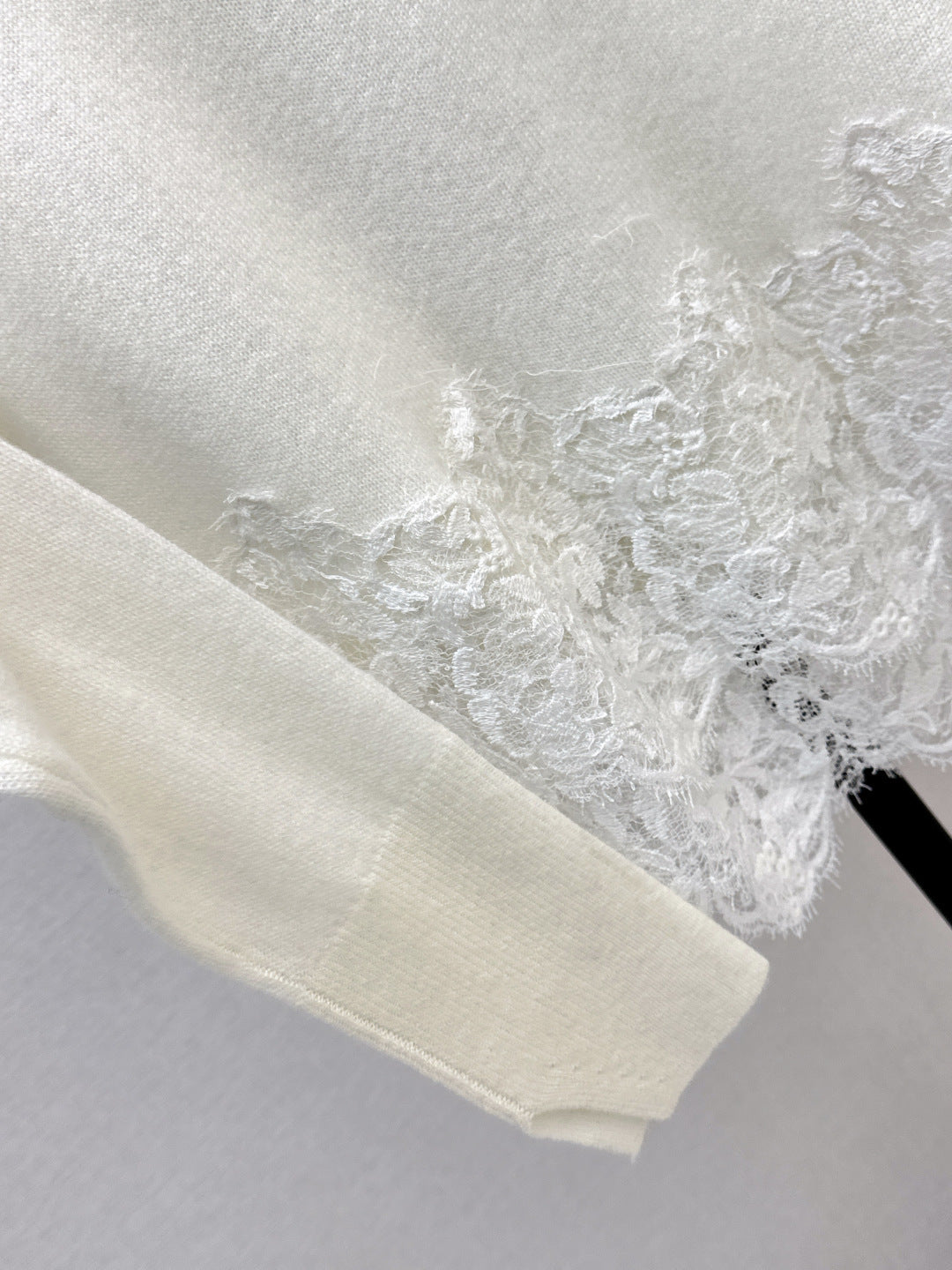 Es NEW embroidery lace sweater