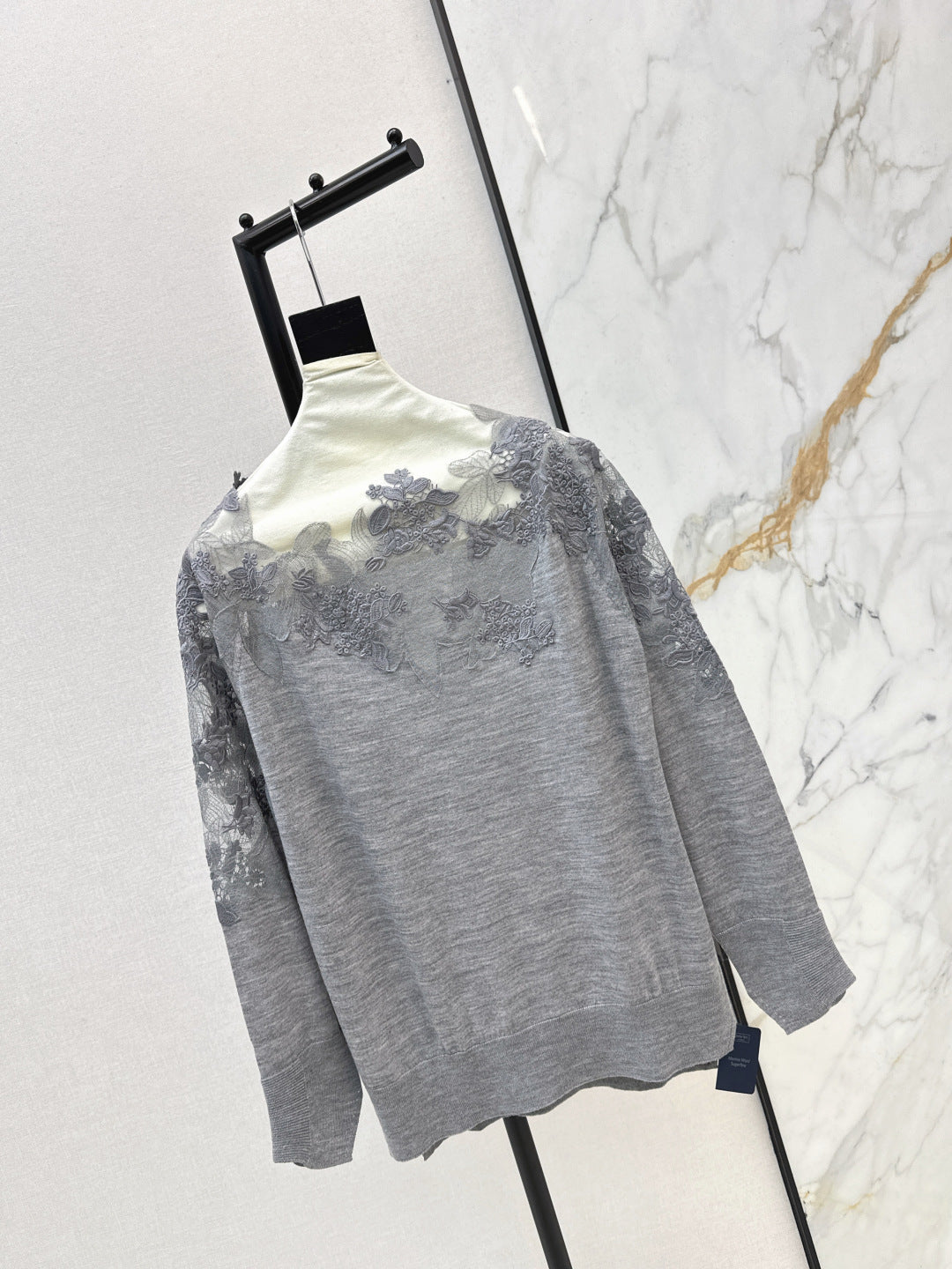 Es NEW  embroidery lace off shoulder sweater