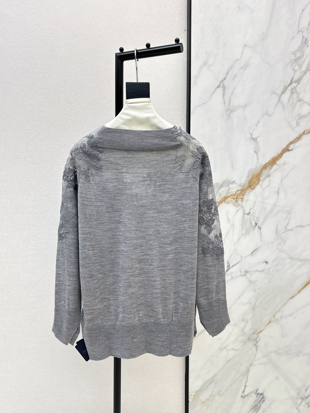 Es NEW  embroidery lace off shoulder sweater