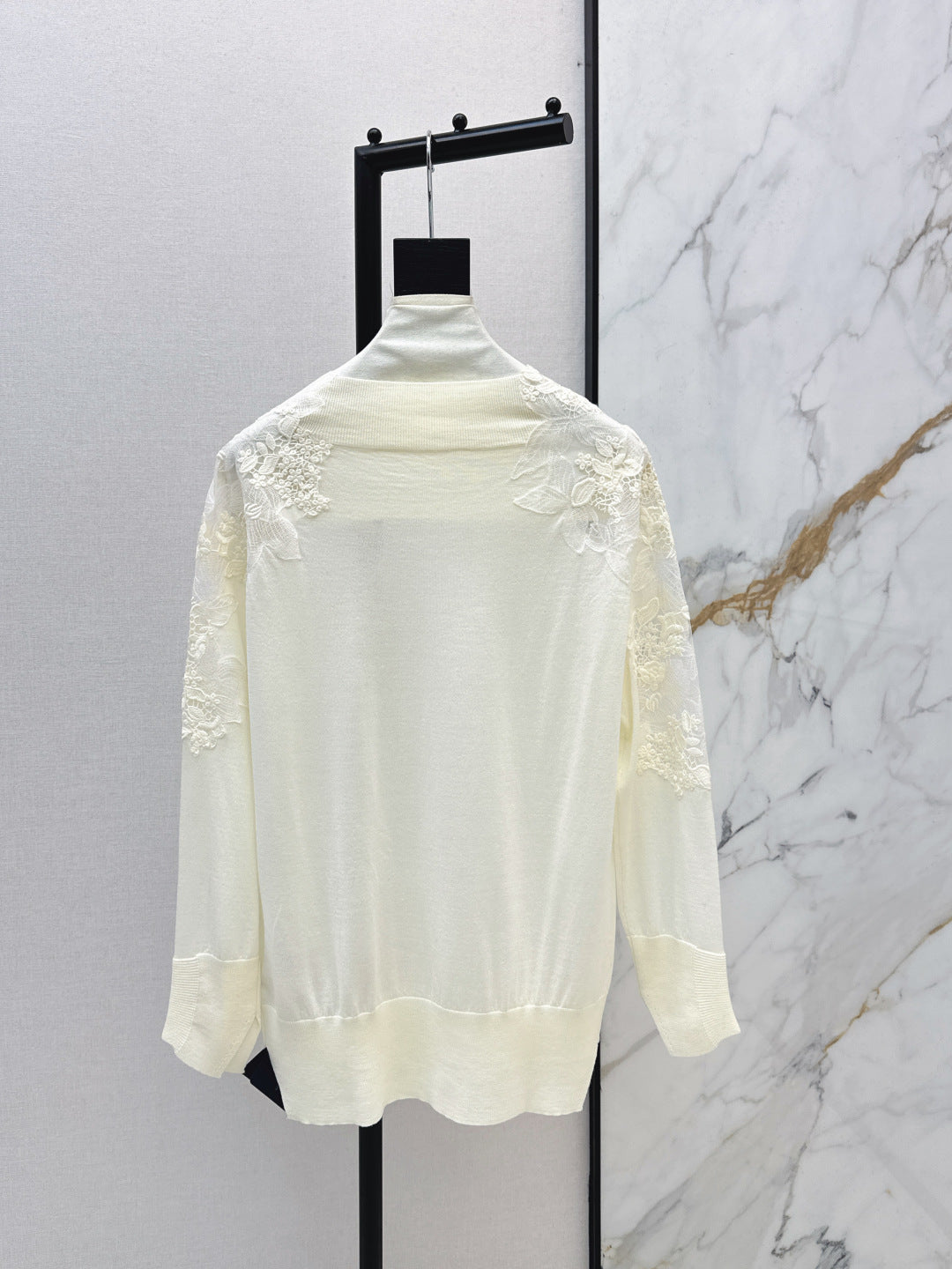 Es NEW  embroidery lace off shoulder sweater