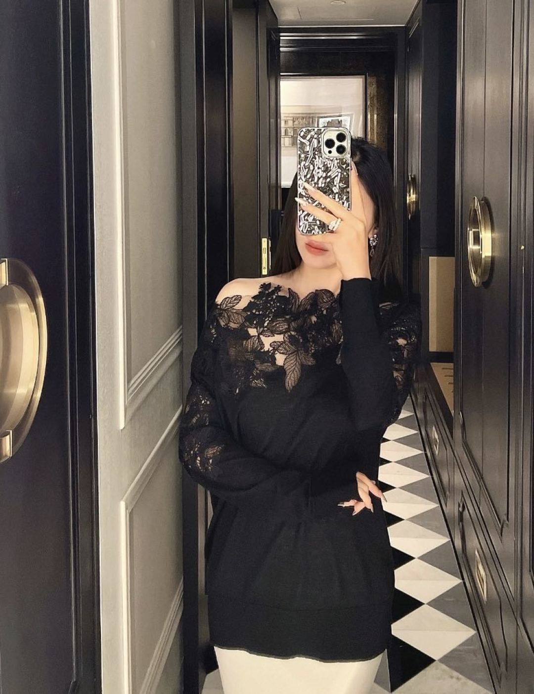 Es NEW  embroidery lace off shoulder sweater