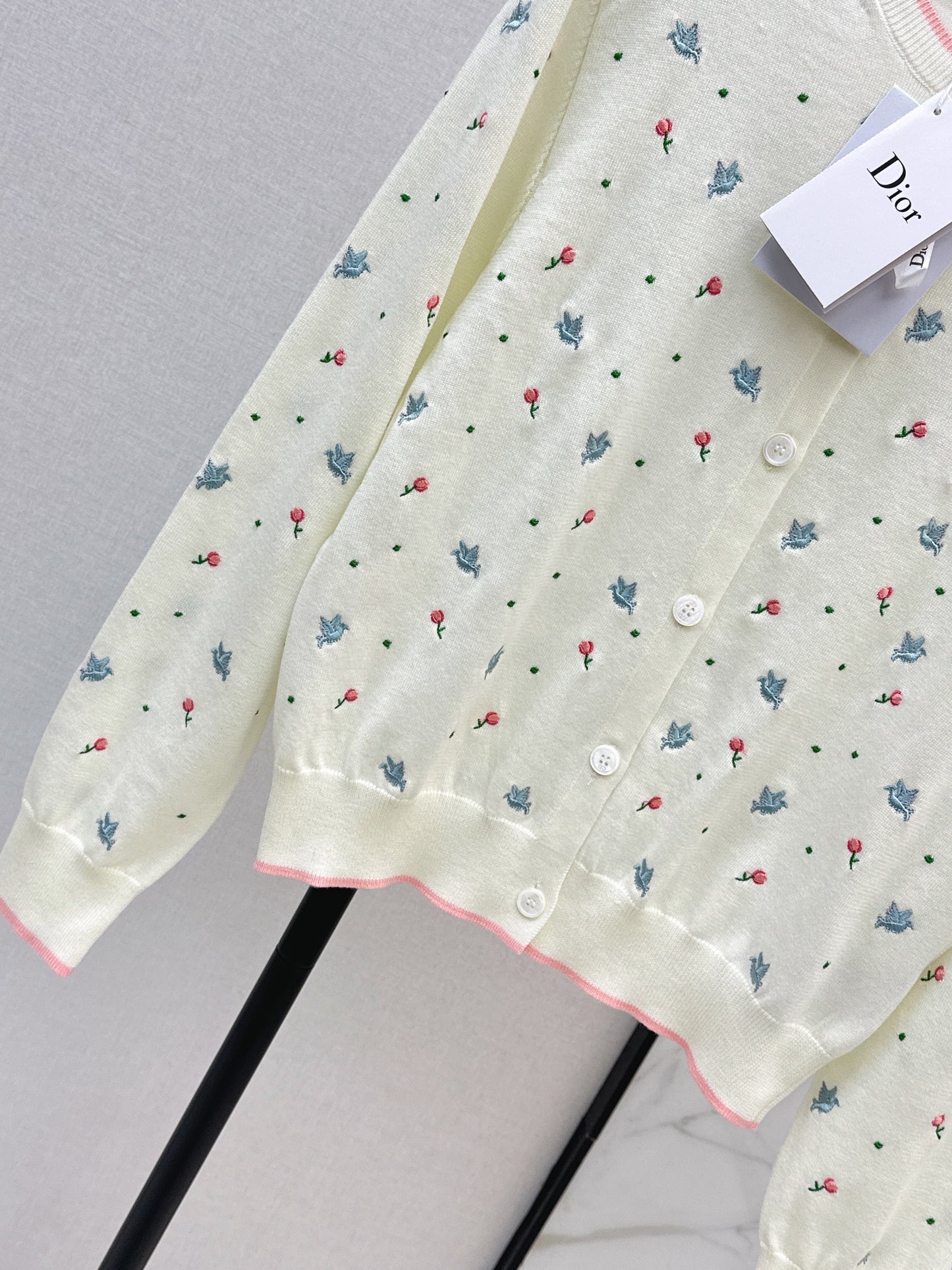 CD NEW embroidery cardigan