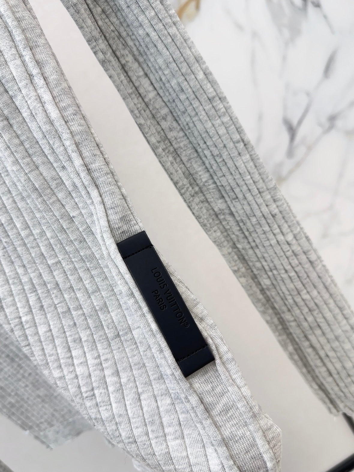 Louis NEW v-neck cardigan