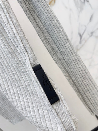 Louis NEW v-neck cardigan