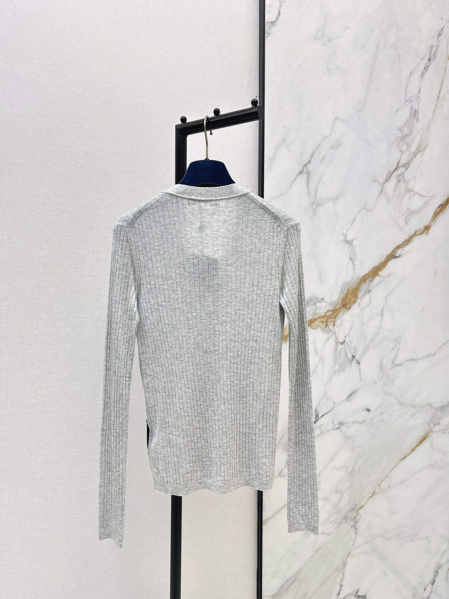 Louis NEW v-neck cardigan