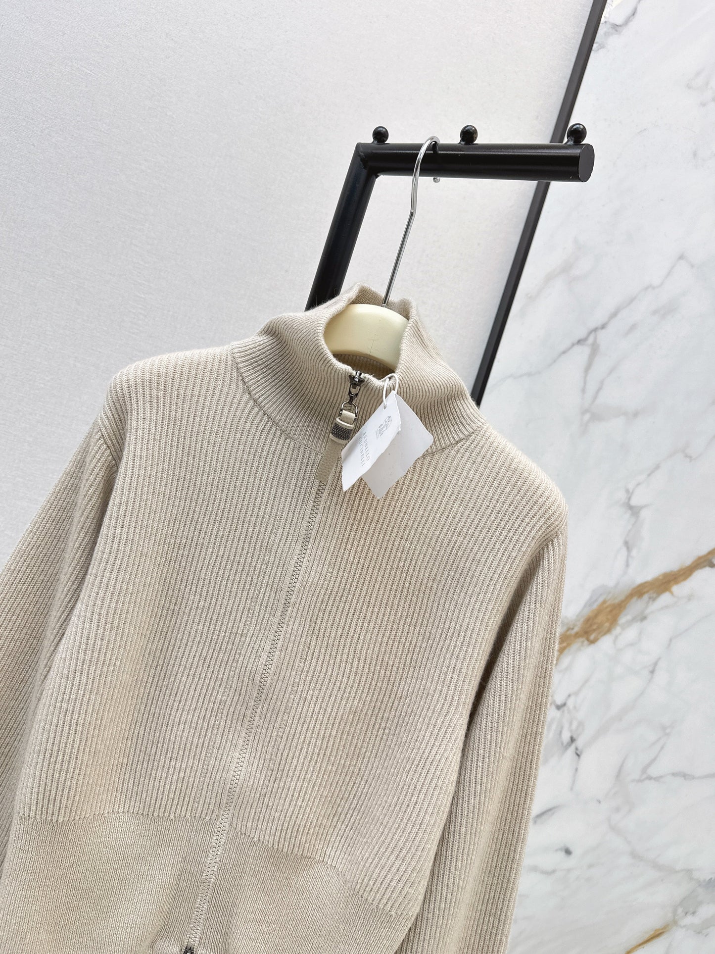 Brun NEW zip-up sweater