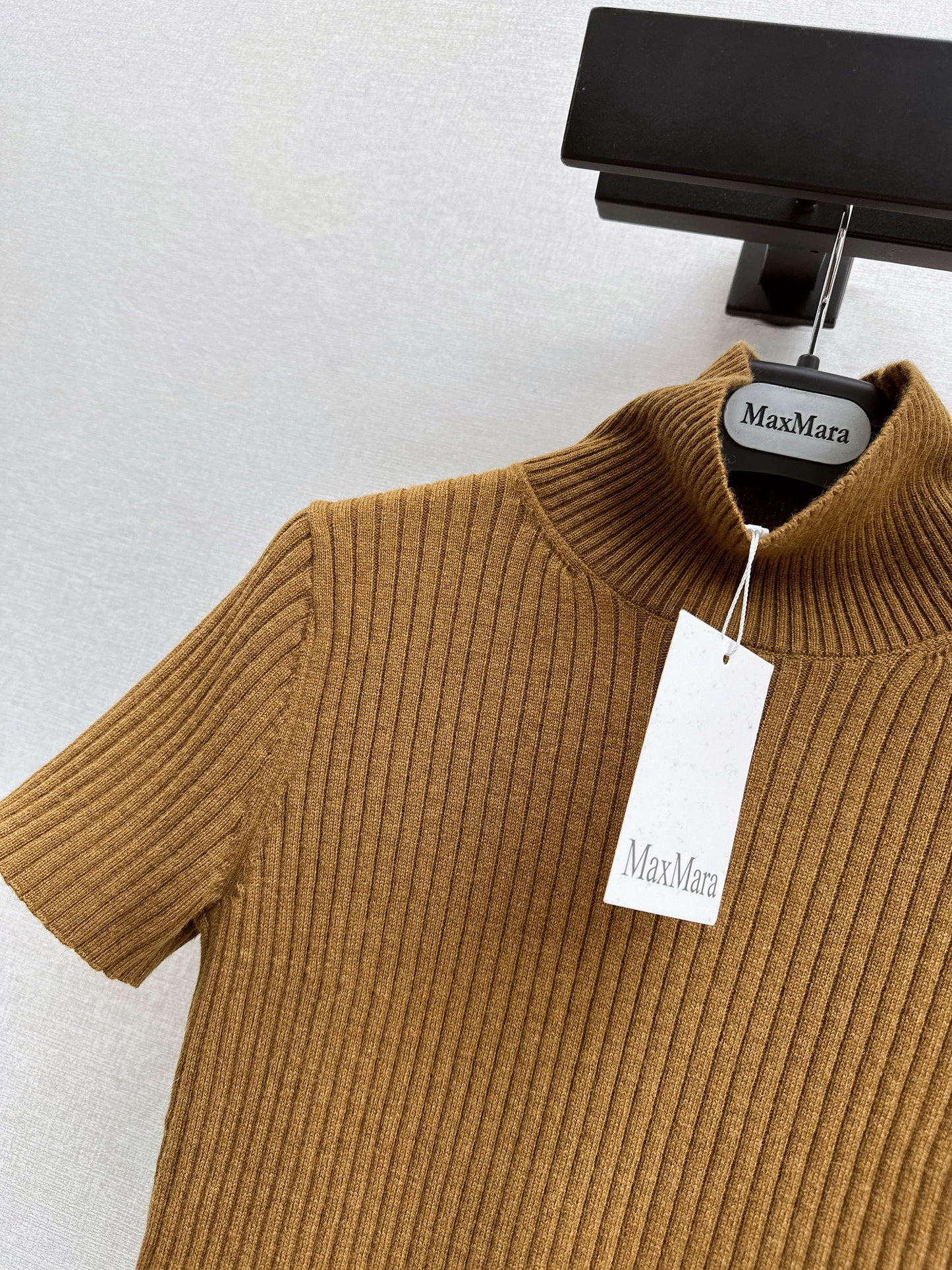 Max NEW high-neck short sleeve knitwear