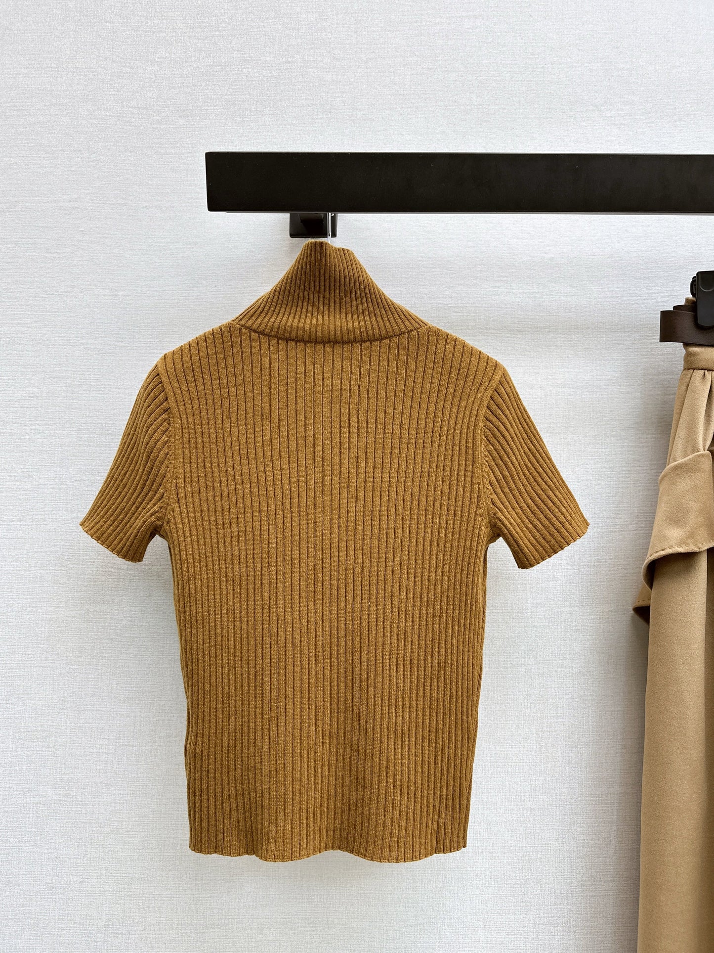 Max NEW high-neck short sleeve knitwear